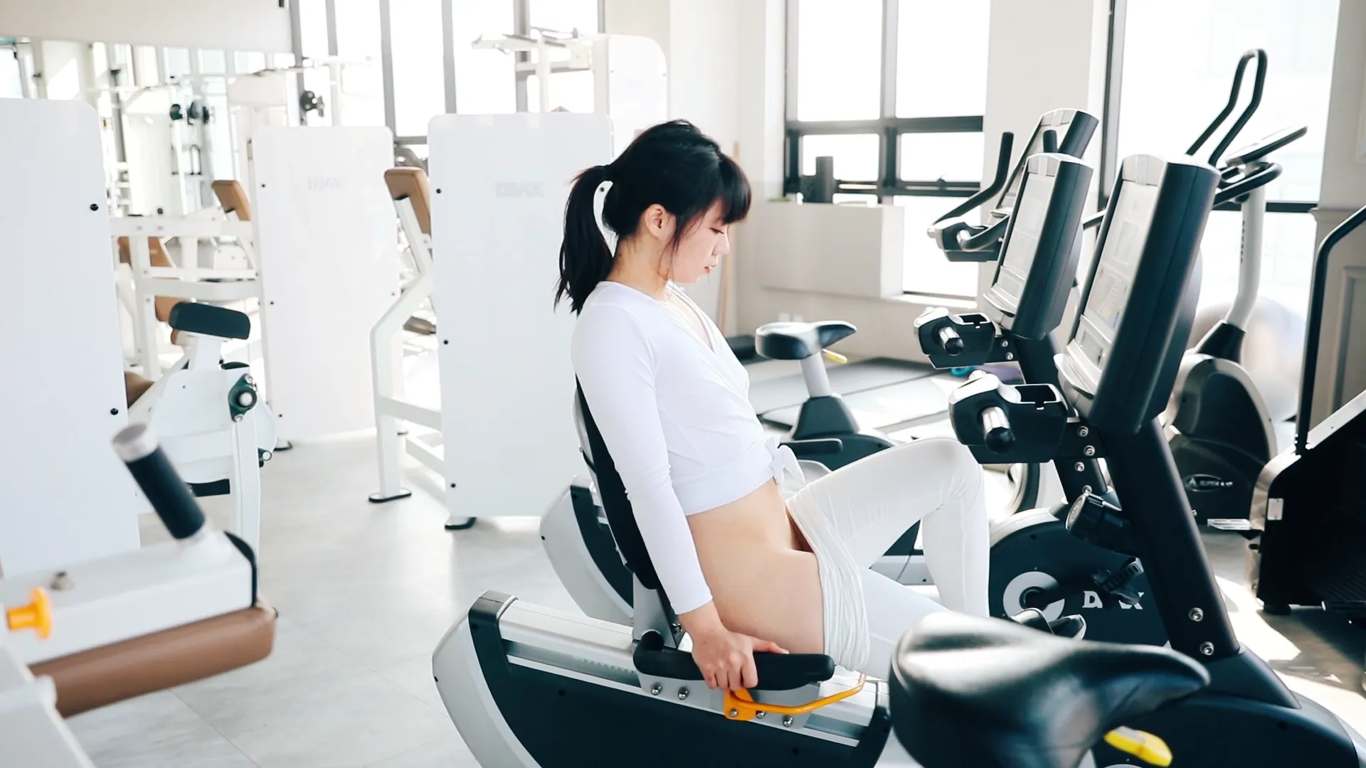 067_Loozy Kissme Strip Fitness [85P7V 639MB] - 第27张