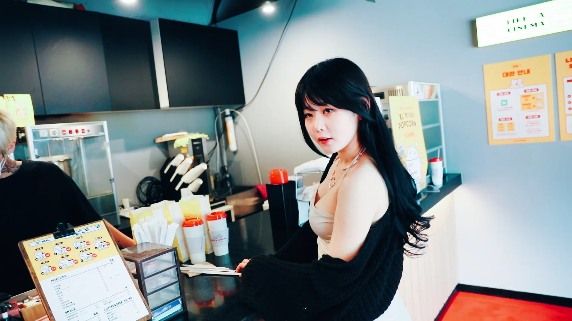 073_Loozy Zia (지아) XXX in the theater S.Ver[157P+3V-4.03G]