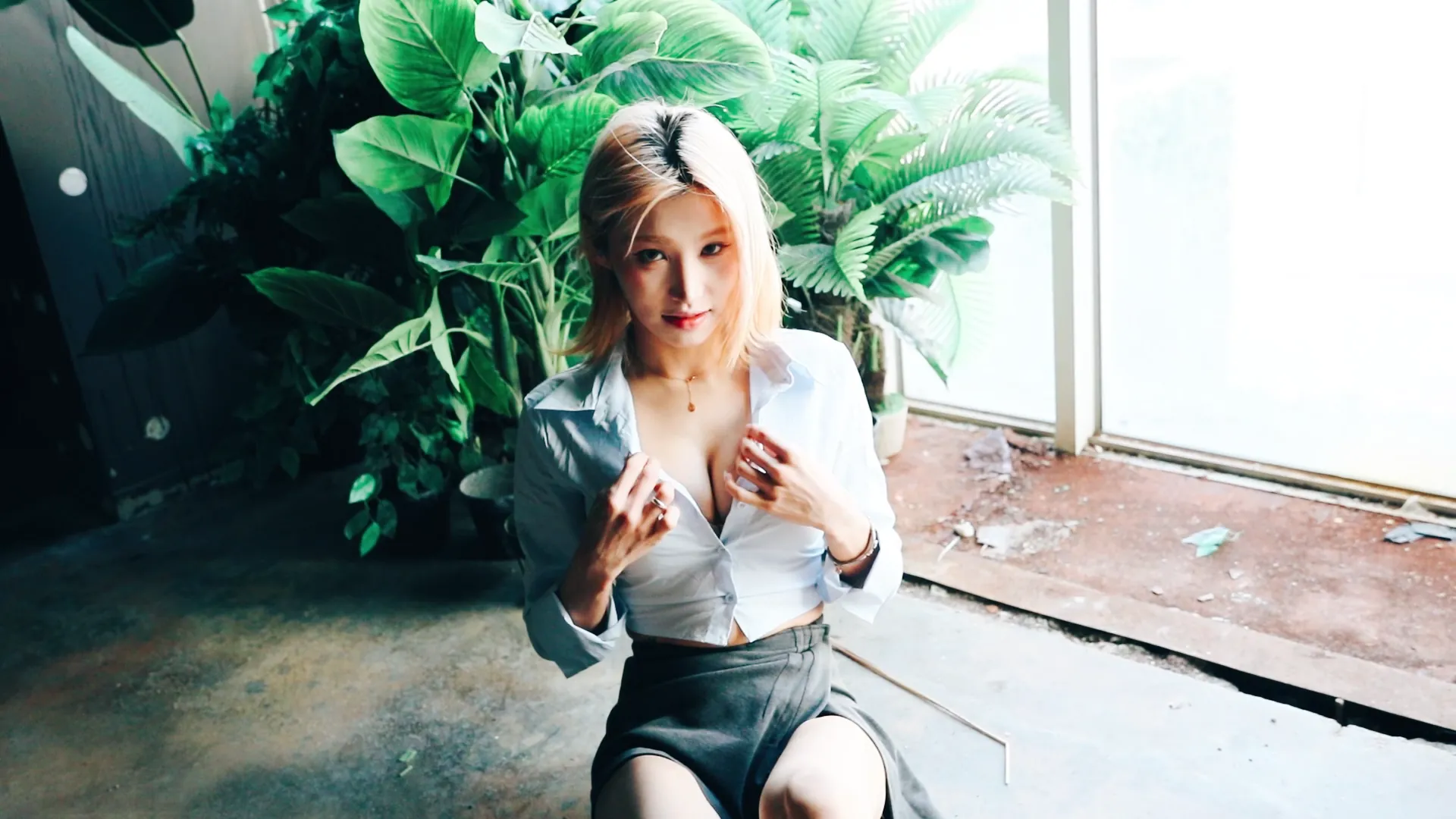 106_Loozy Enslave Girlcrush [81P+6V／1.68GB] - 第1张