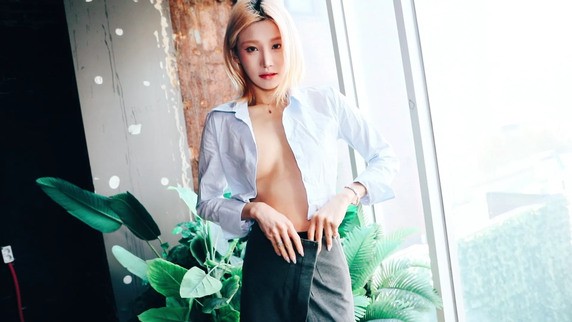 106_Loozy Enslave Girlcrush [81P+6V／1.68GB] - 第2张
