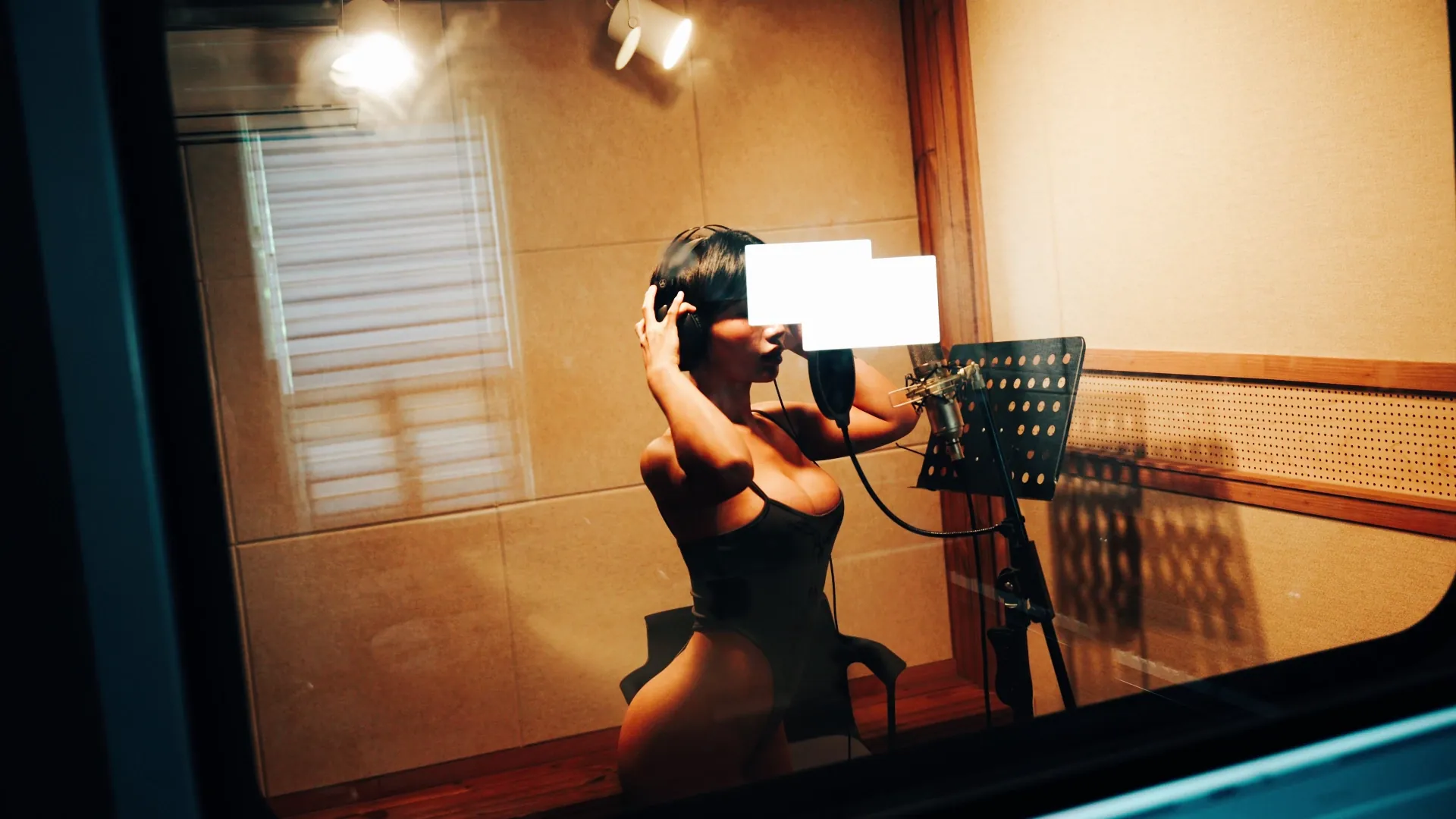 116_Loozy Booty Queen Nude Recording [89P+5V／2.04GB] - 第9张