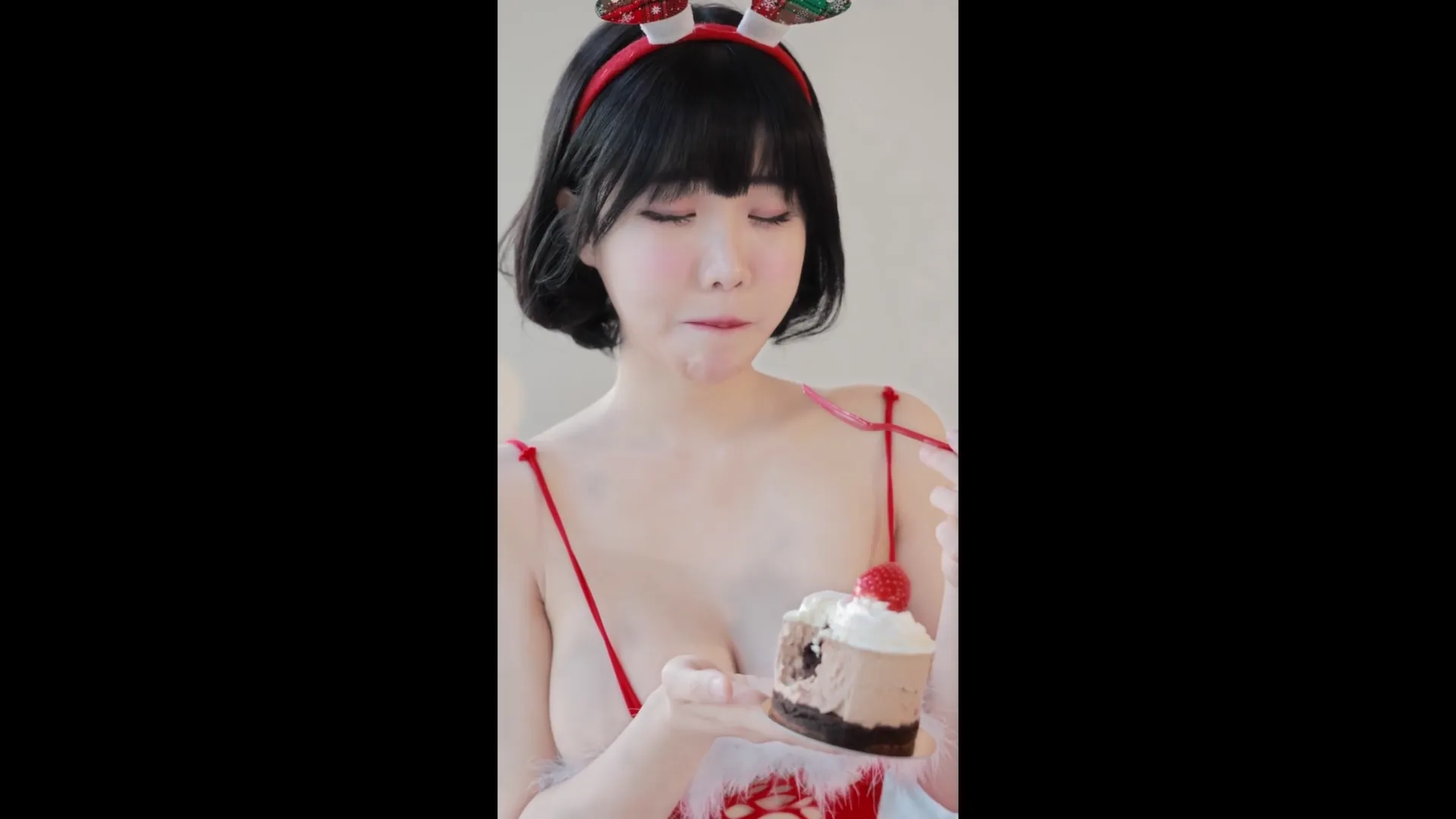 Patreon NO.002 Addielyn (에디린) - X'mas Dec 2021 [79P6V 1.31GB]