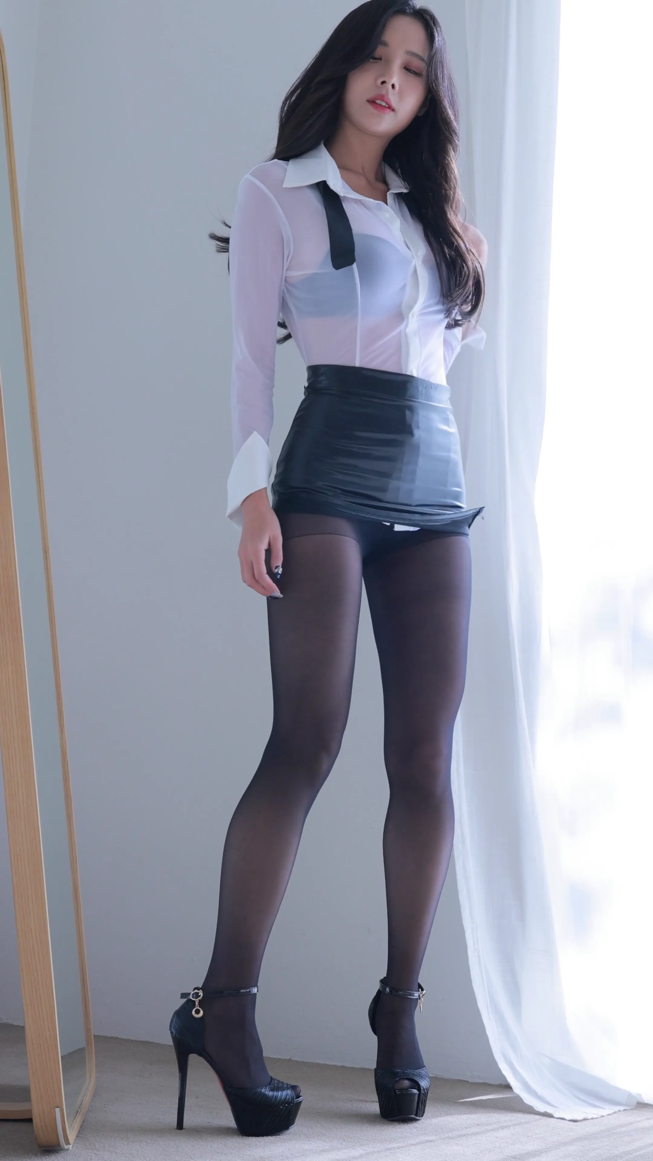 Patreon NO.027  VVVIP At the Office [13P+2V-425MB] - 第5张