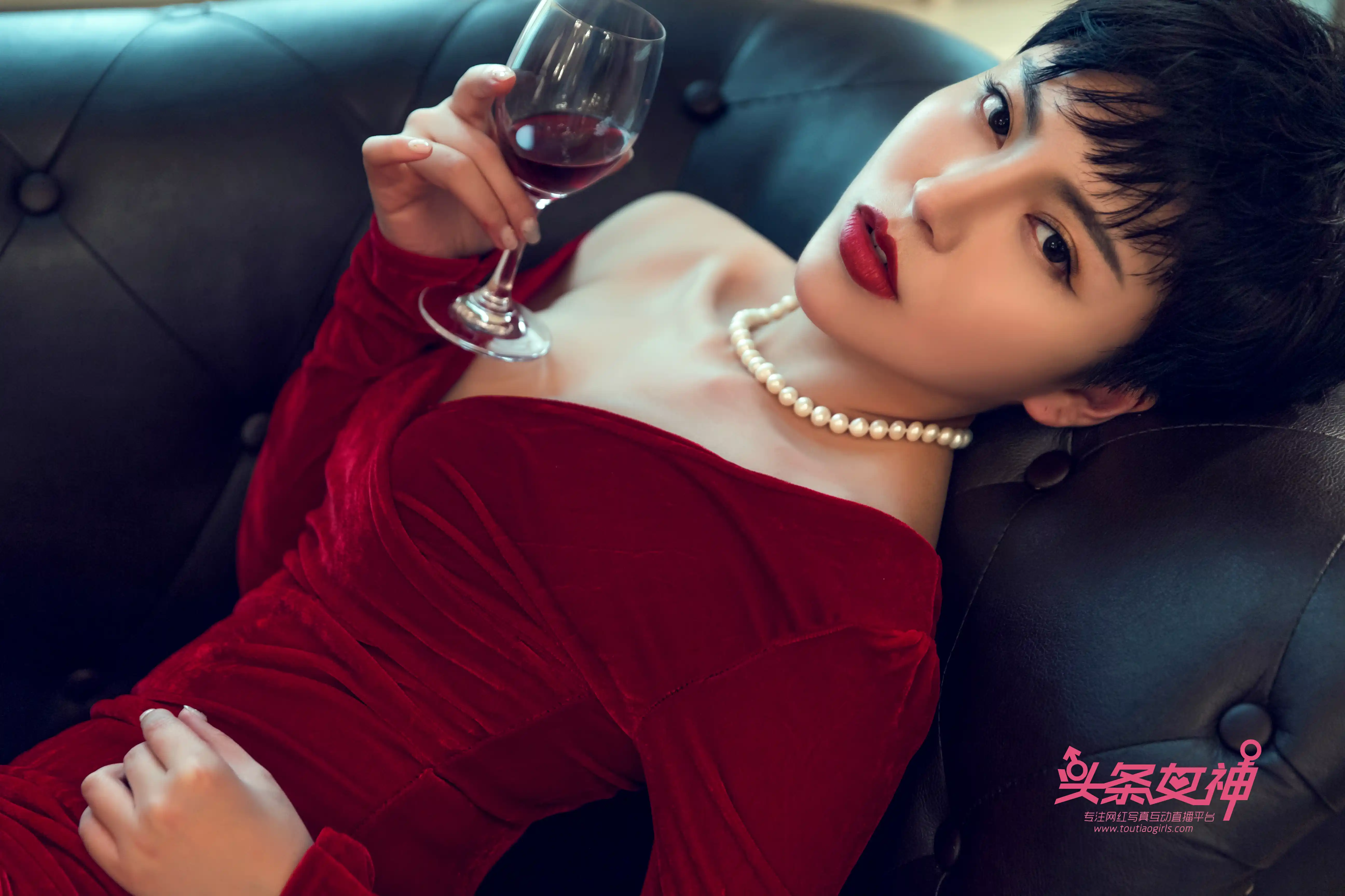 TouTiao头条女神 2018.05.22 黑纱白纱 卓然 - 第3张