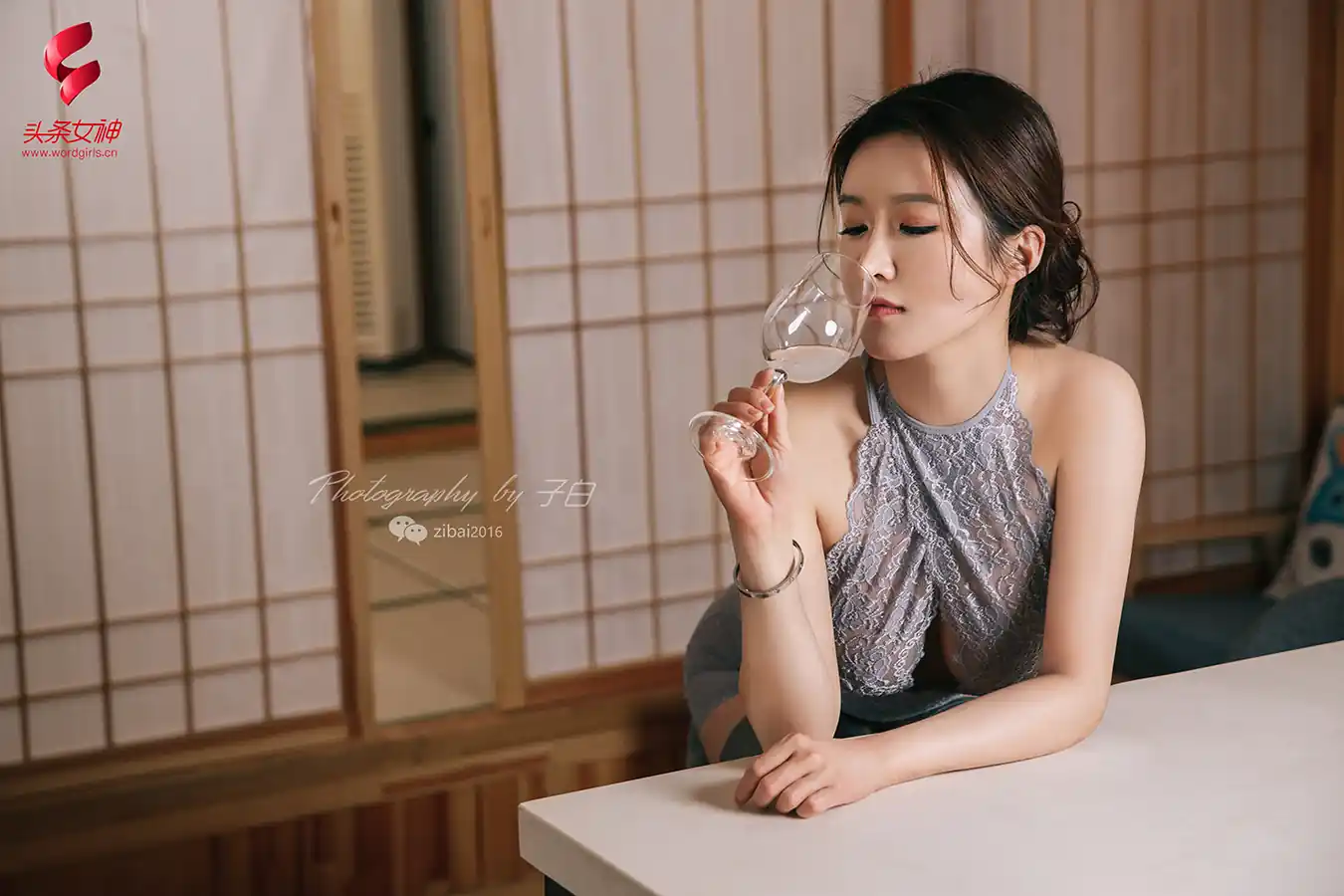 TouTiao头条女神 2019.04.24 JennyR 日风花与蛇[9+1P11.3M] - 第4张