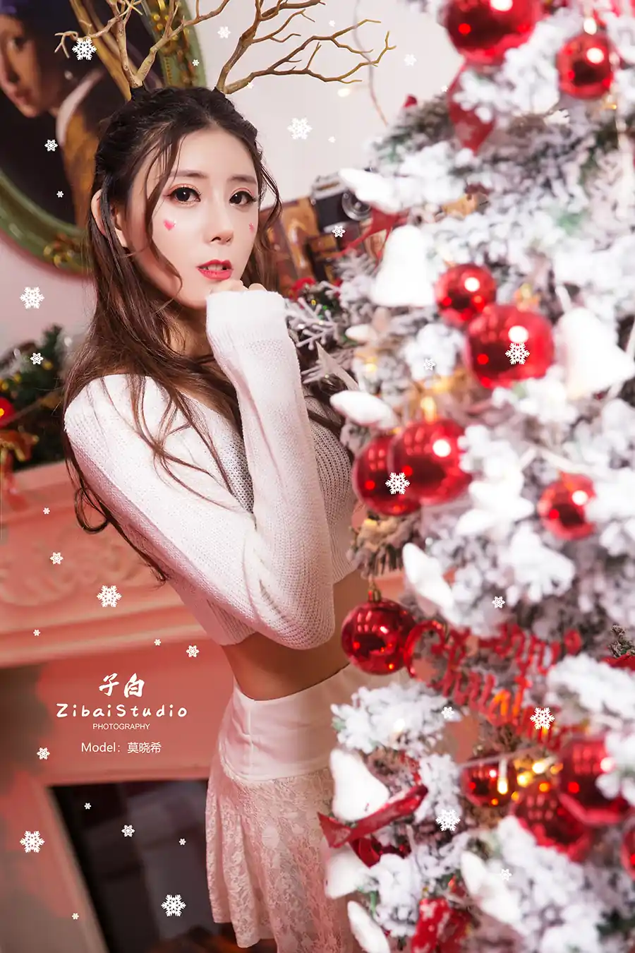 TouTiao头条女神 2019.12.24 晓希祝圣诞节快乐 莫晓希[12+1P／12.8M] - 第2张