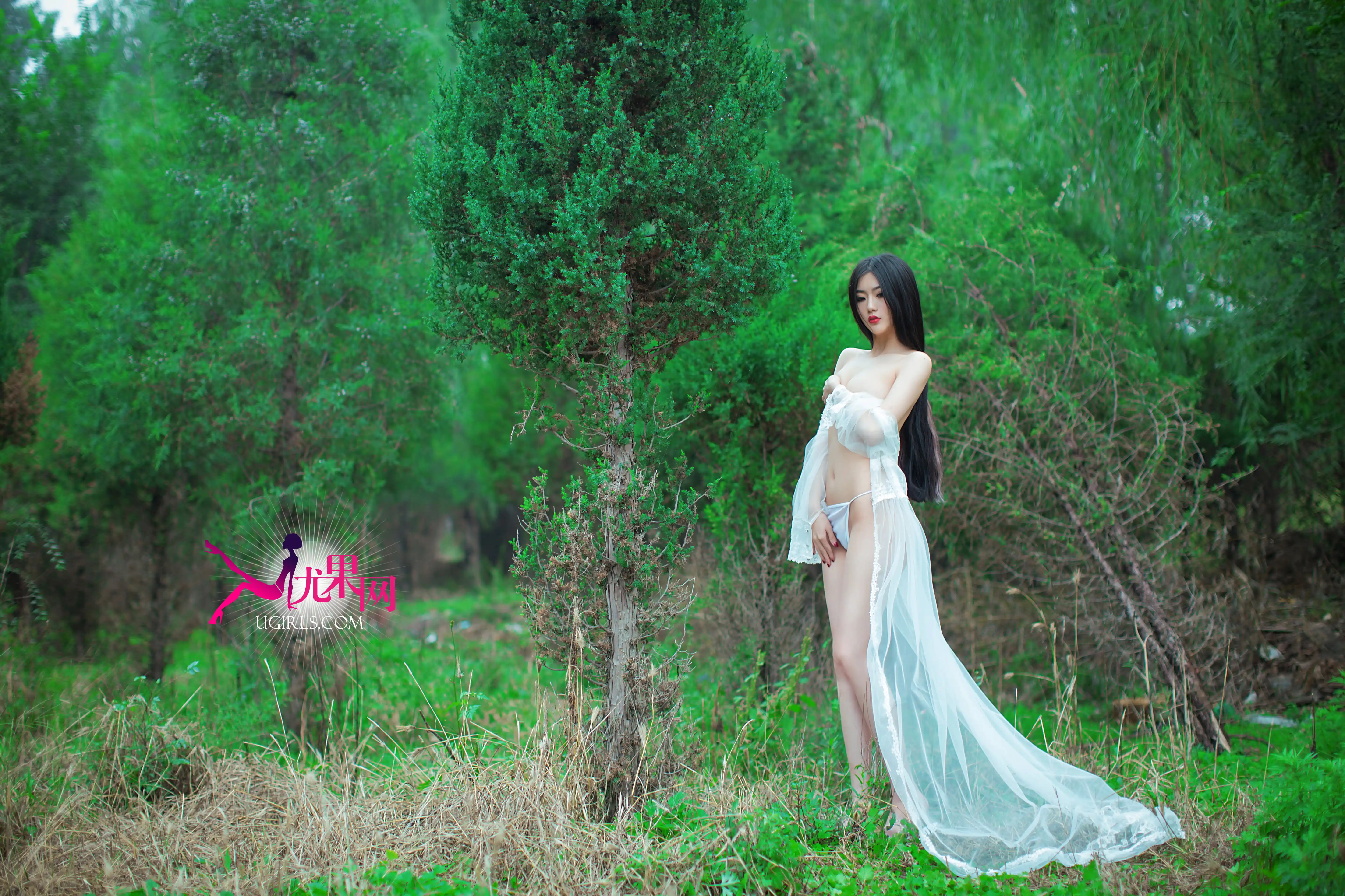 Ugirls尤果网 2014.10.31 NO.E051 金子熙II [45P-215MB] - 第4张