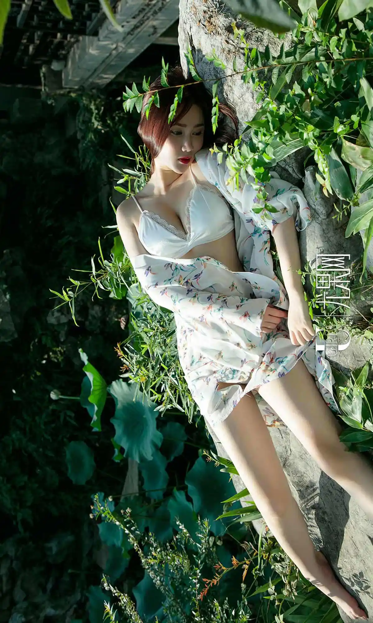 [爱尤物]2018APP NO.1331 苏小曼一亲亲[35P13.3M] - 第3张