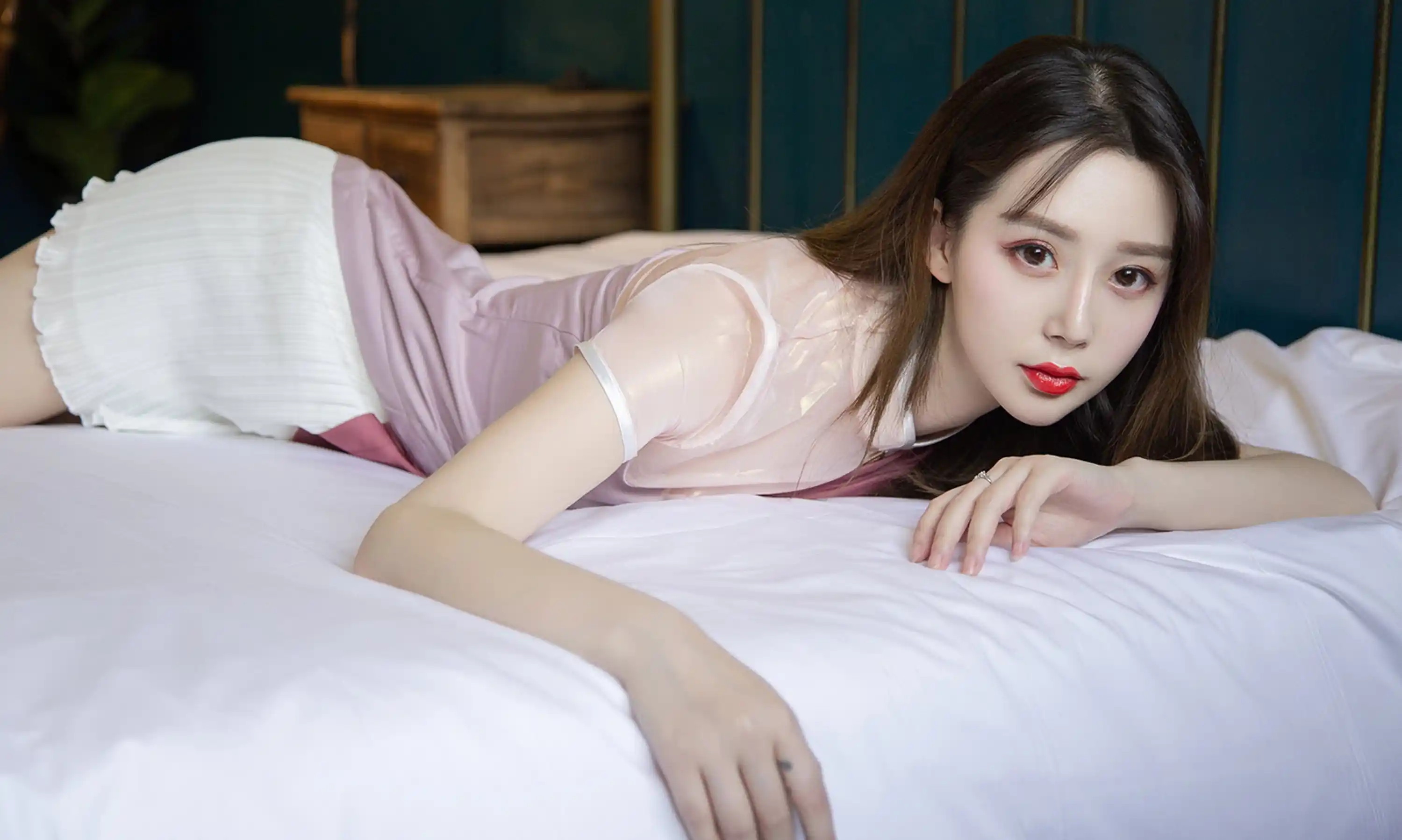 [Ugirls爱尤物] No.1534 徐肉肉 少女甜 [35P28.2 M] - 第3张