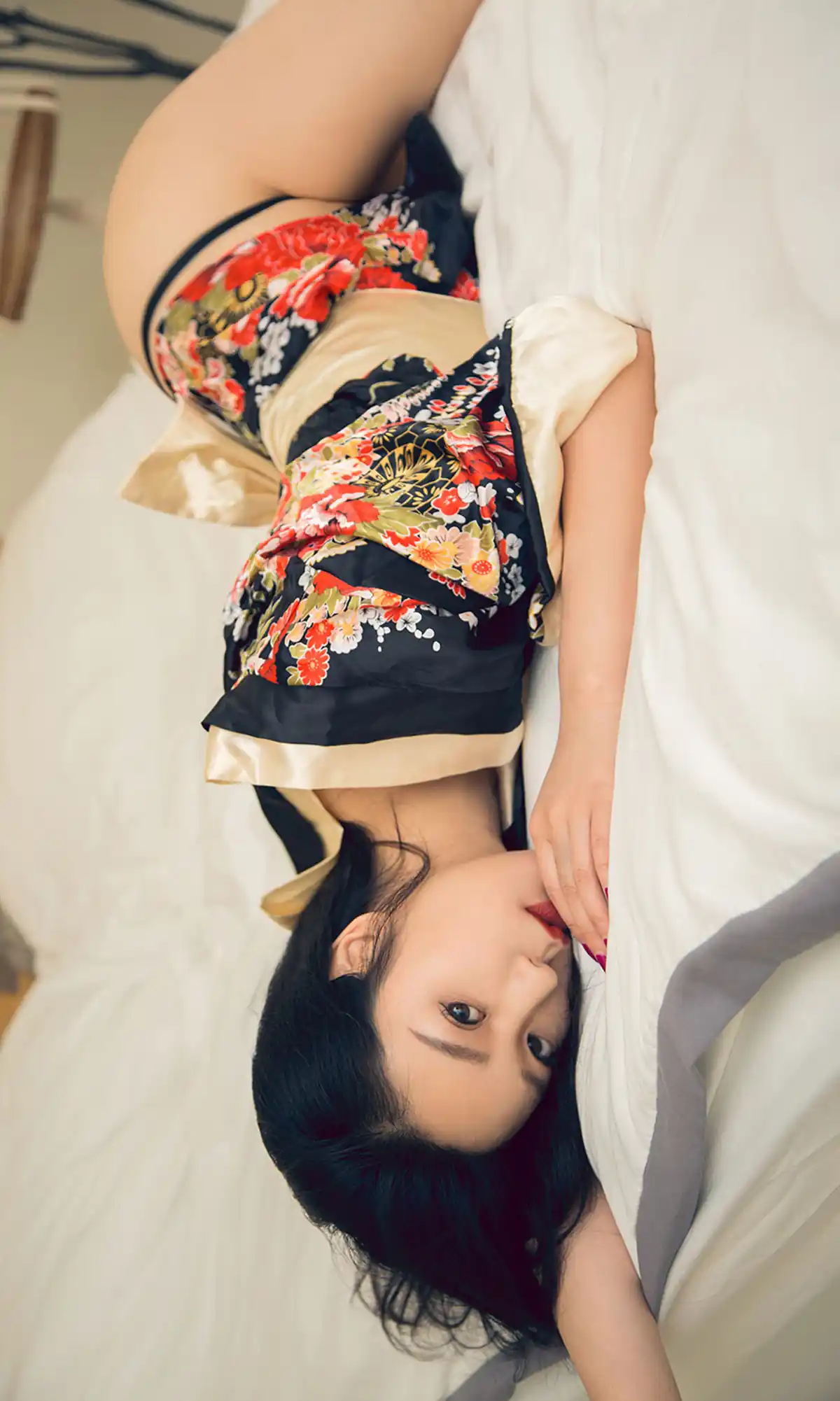 [Ugirls爱尤物] No.1572 刘瑾希 未知数 [35P] - 第2张