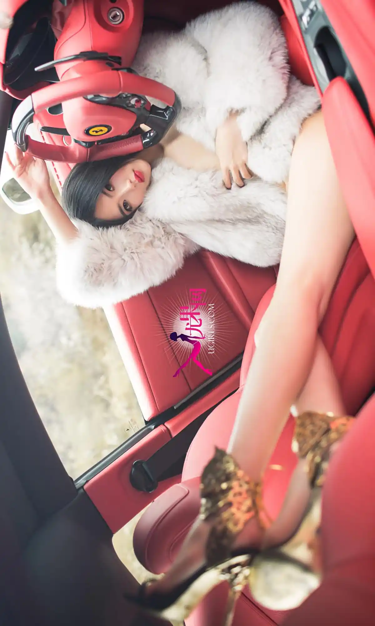 [Ugirls爱尤物] No.252 香车美人 [40P-35.4M] - 第4张