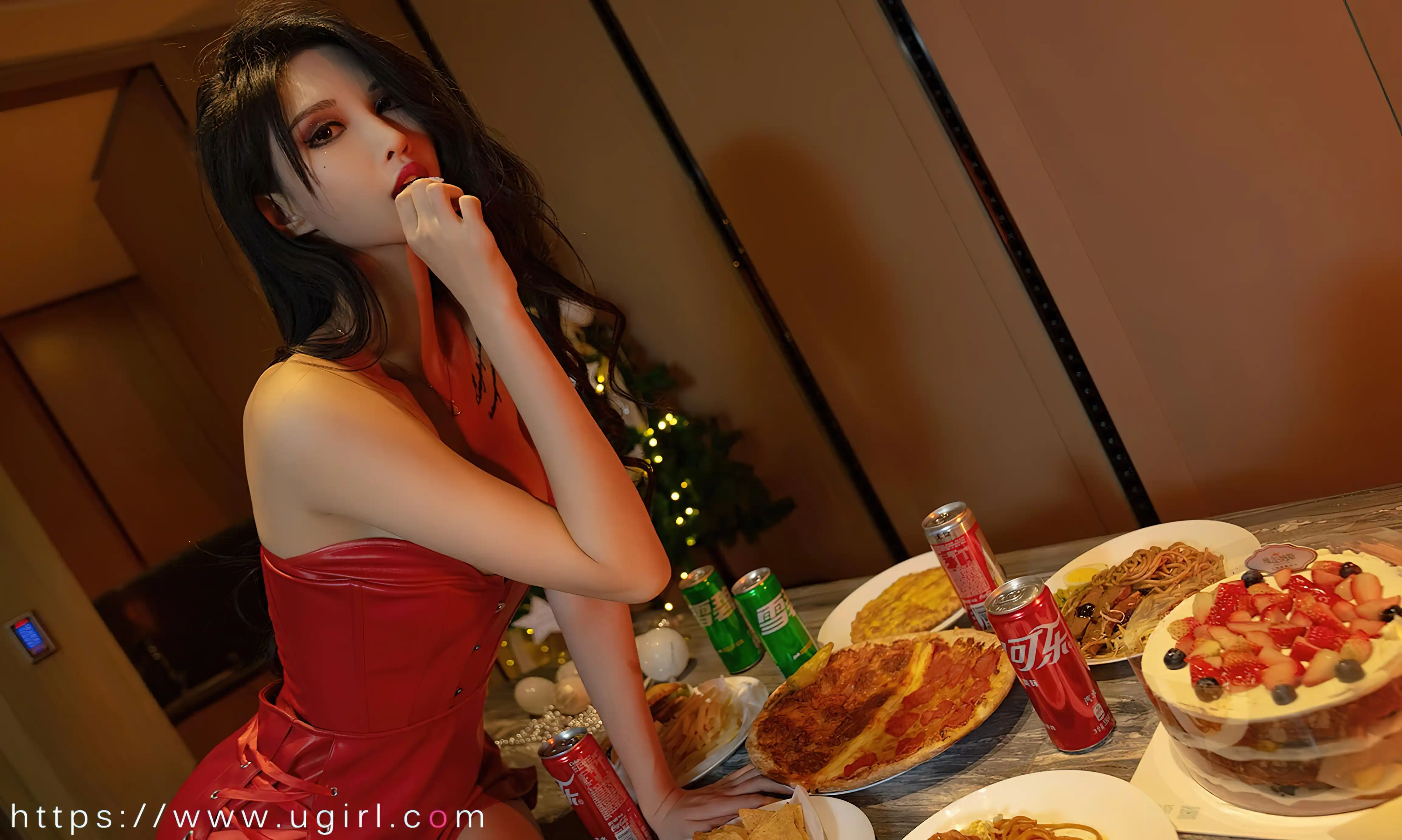 Ugirls爱尤物 2022 NO.2481 葛征Model 恋恋平安夜[35P／74MB] - 第4张