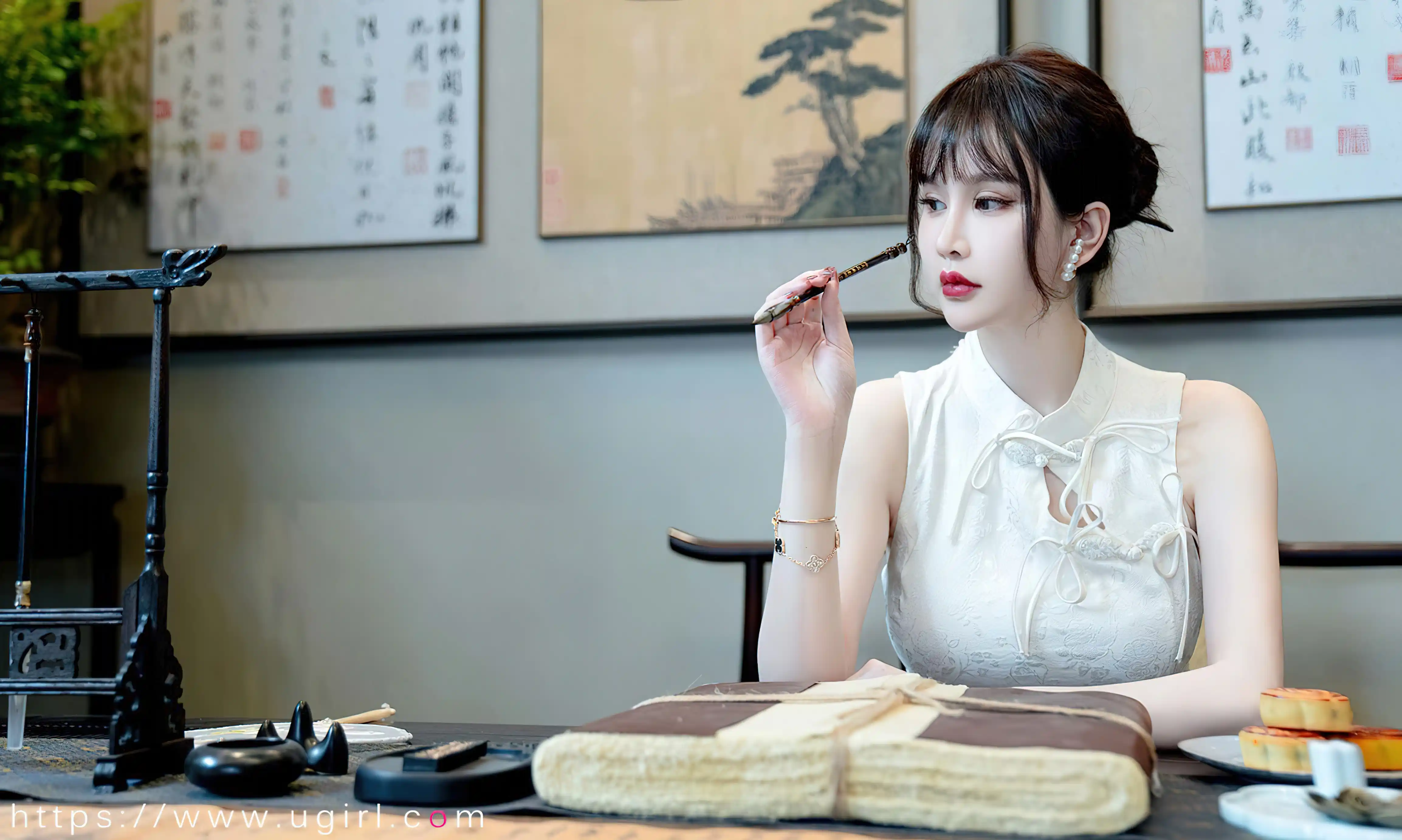 Ugirls爱尤物 2023 NO.2674 节日主题  青树[35P／86MB] - 第2张