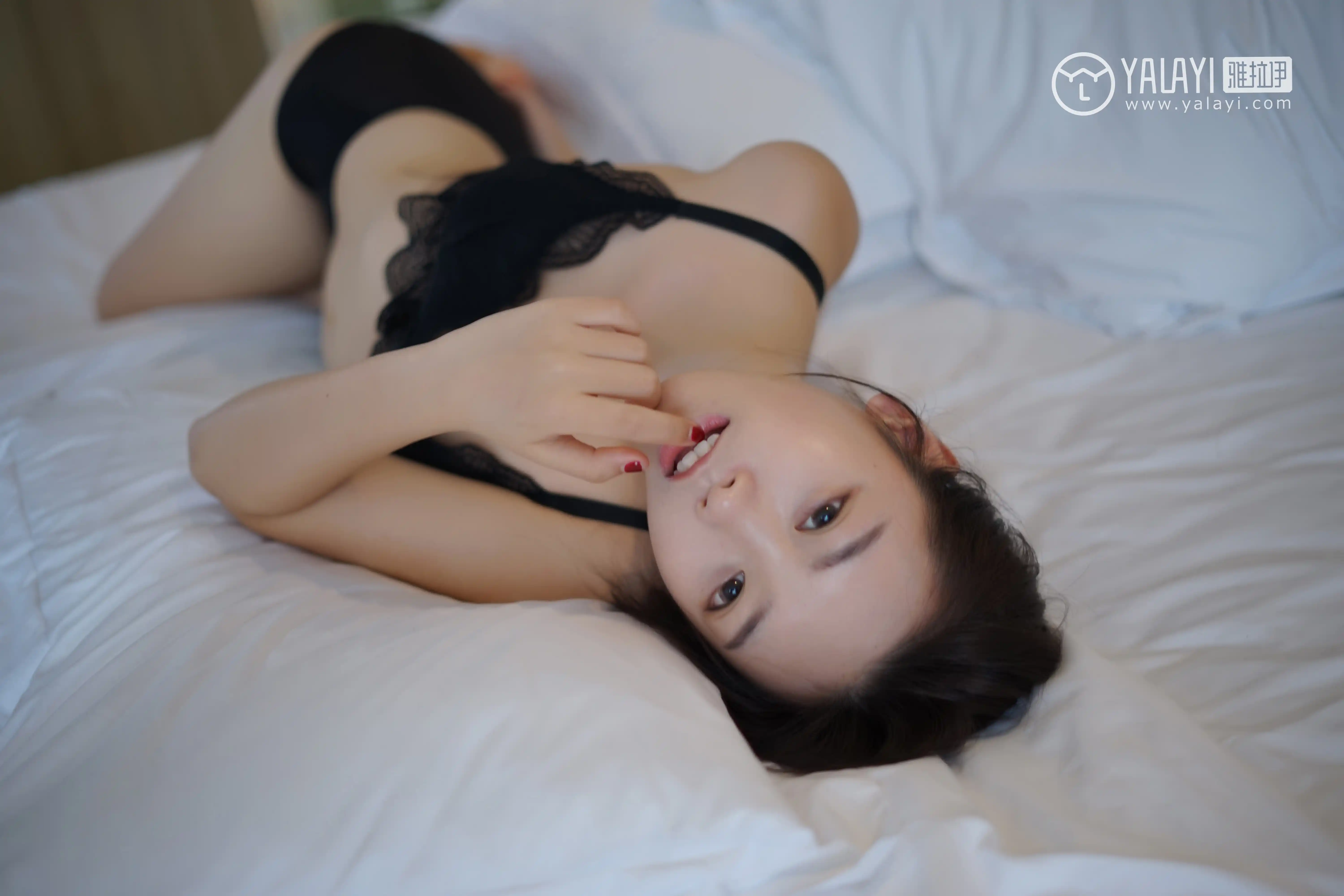 YALAYI雅拉伊 2019.05.06 NO.018 水嫩红颜 严冰冰 [42P295M] - 第2张