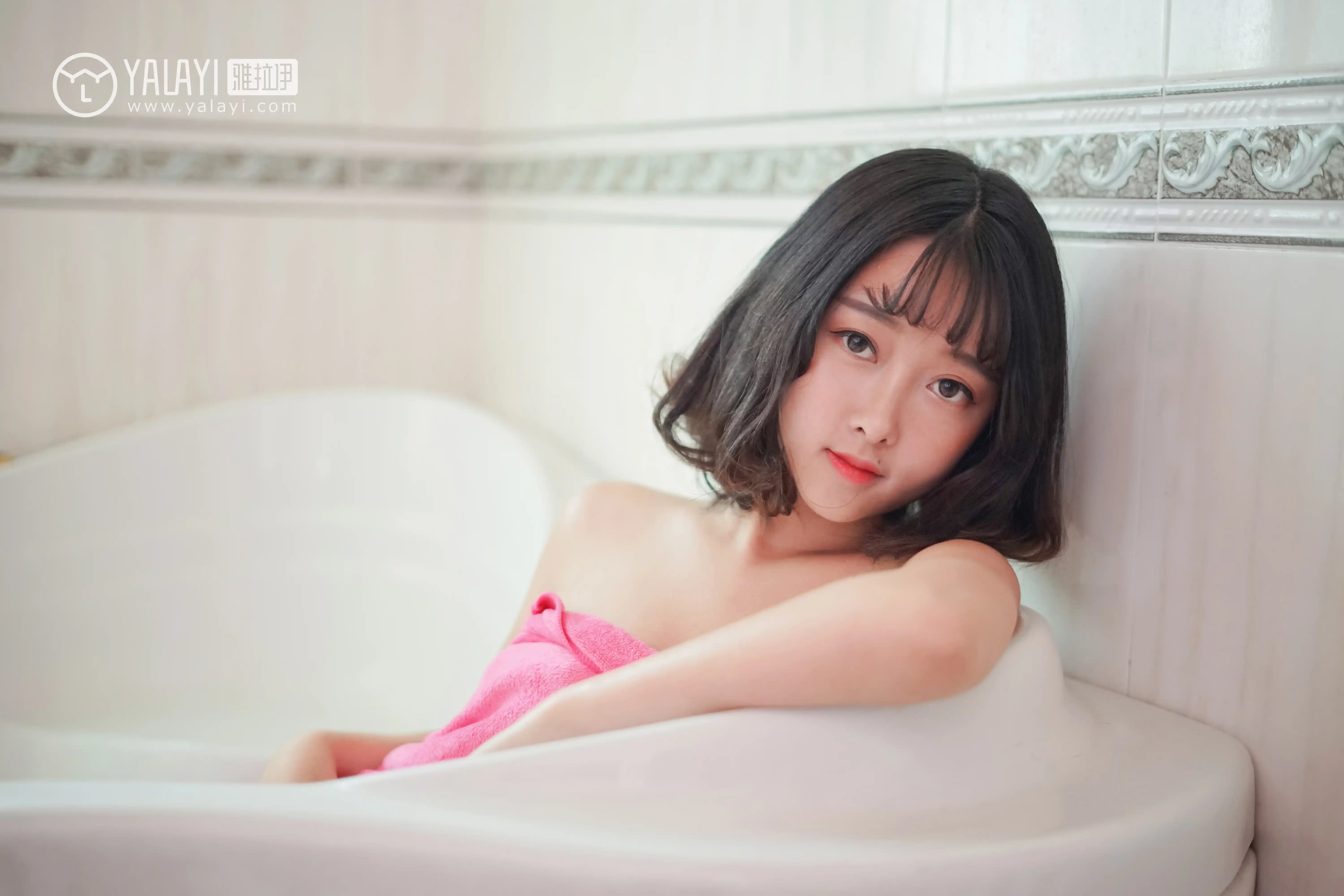 YALAYI雅拉伊 2019.05.06 NO.025 醉在红酒杯里 王小淼 [42P368M] - 第2张