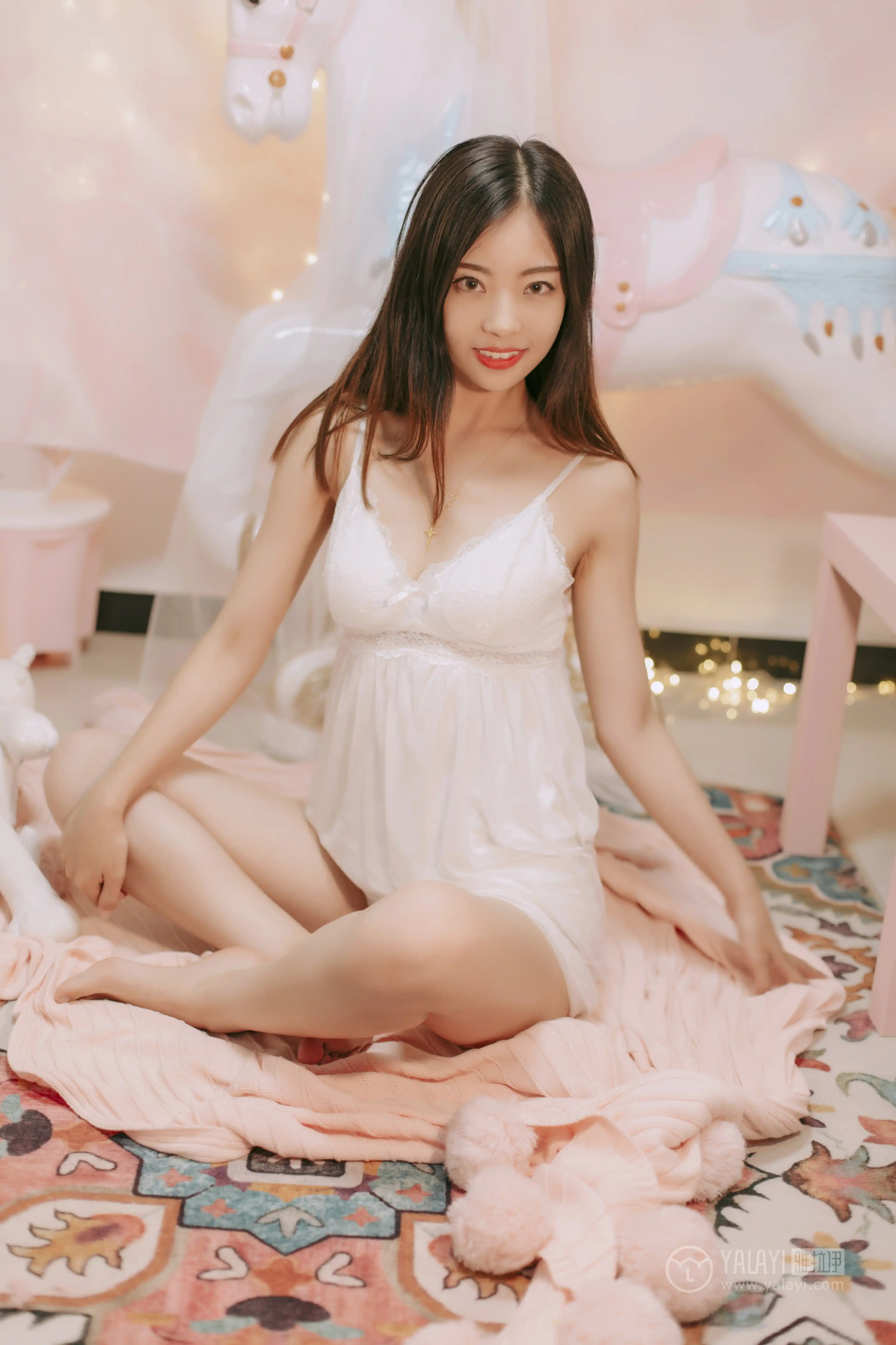 YALAYI雅拉伊 2019.05.06 NO.334 浪漫满屋 高若童 - 第3张