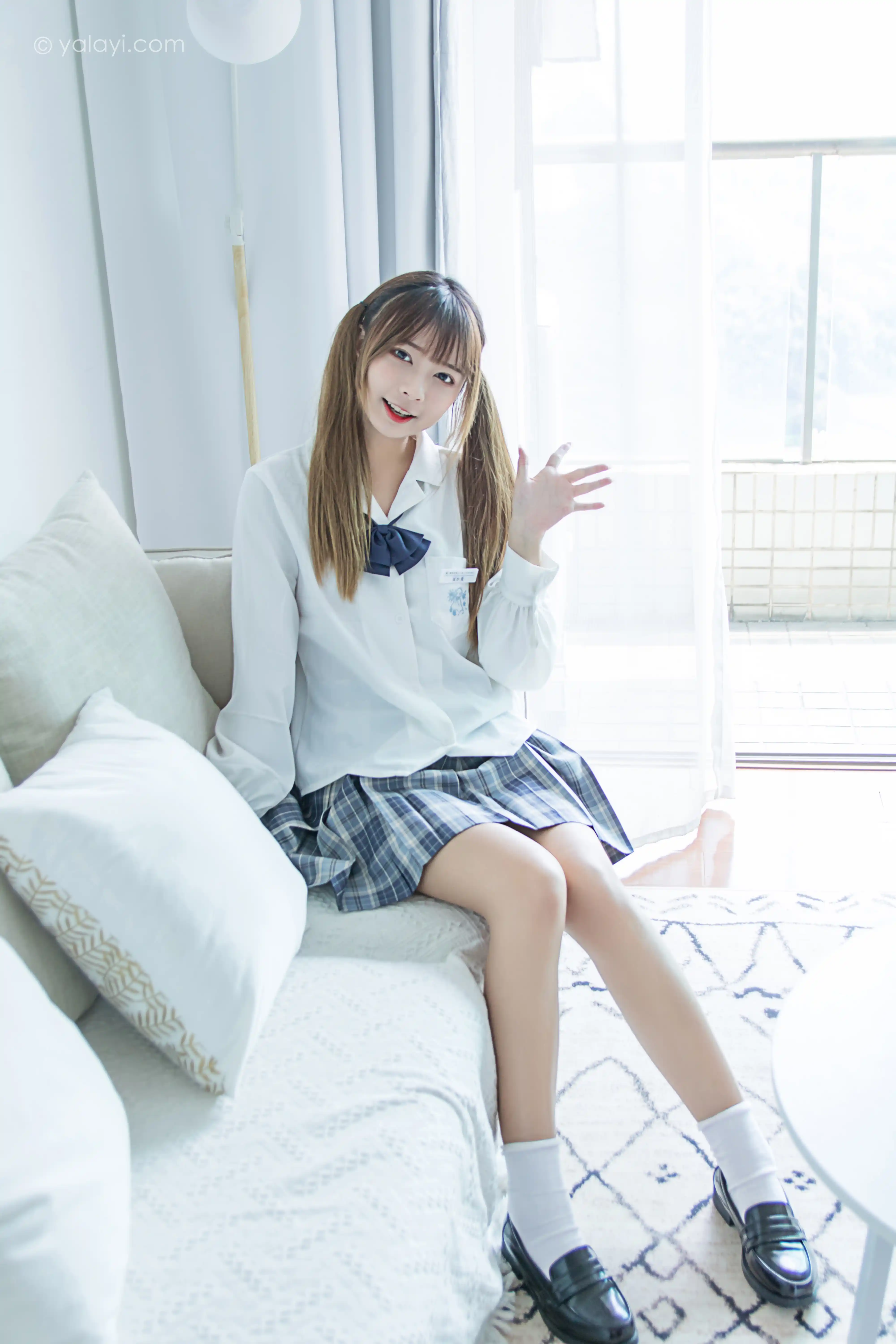 YALAYI雅拉伊 2020.07.02 NO.666 饰媛《太委屈》[46+1P] - 第2张