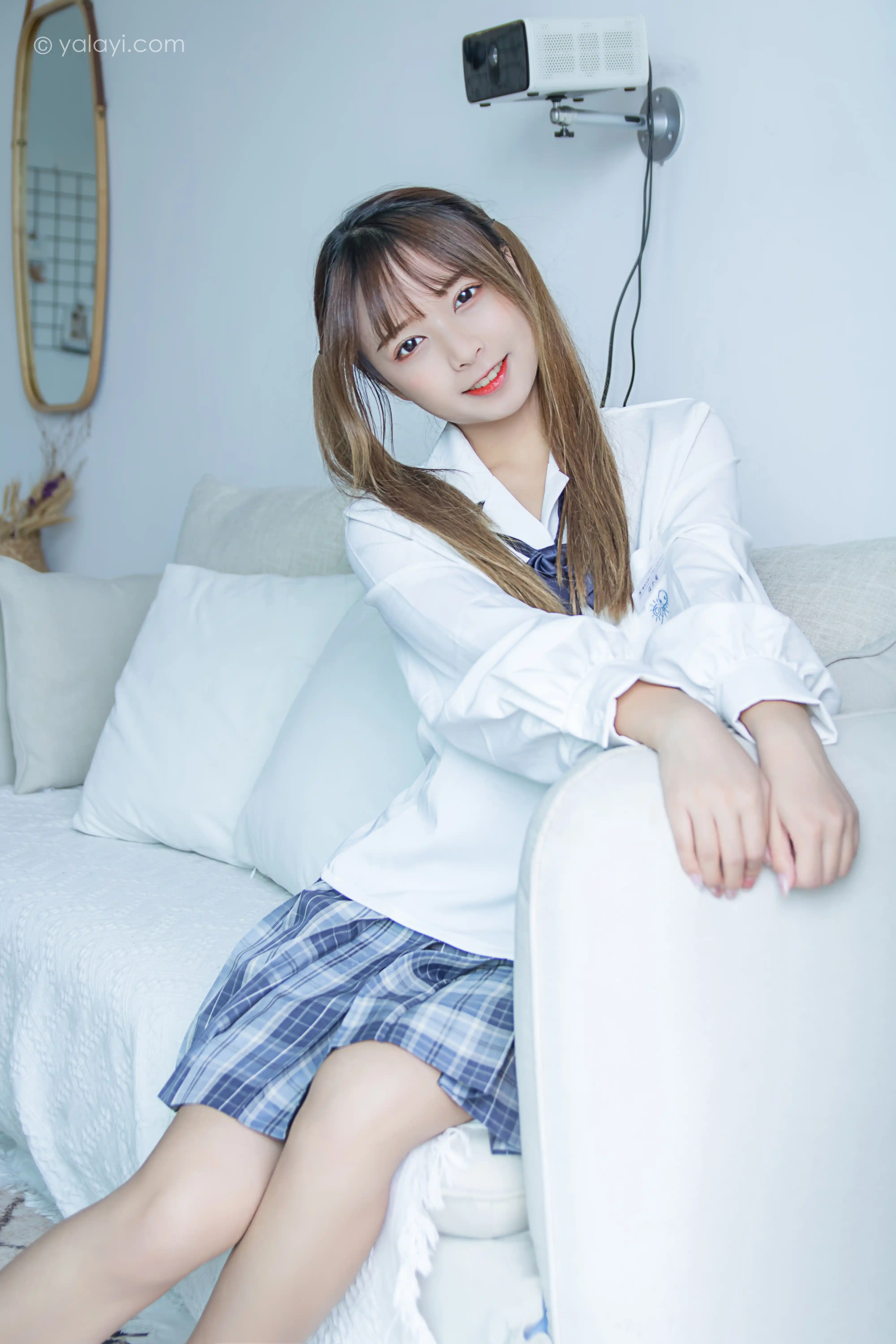 YALAYI雅拉伊 2020.07.02 NO.666 饰媛《太委屈》[46+1P] - 第3张