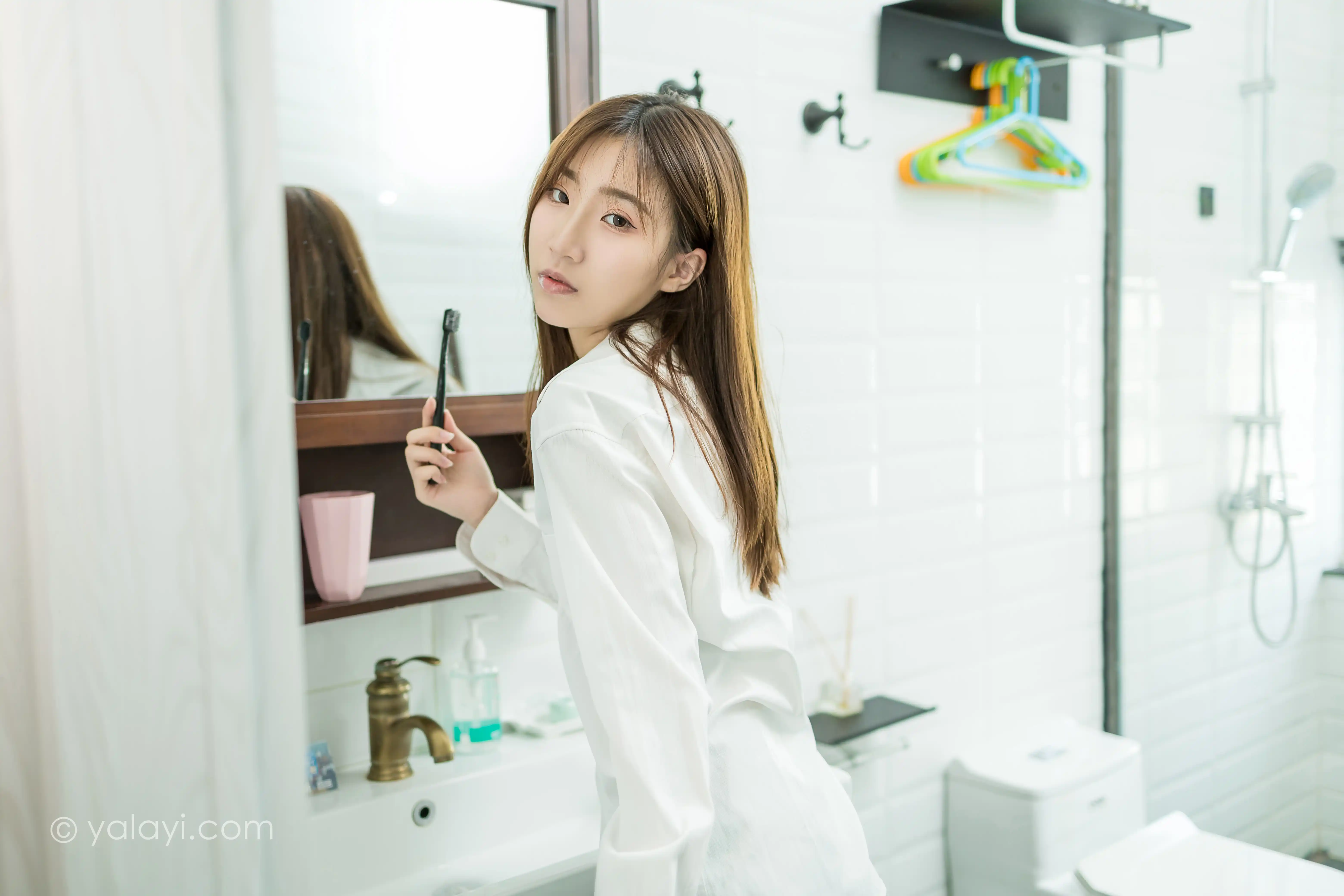 YALAYI雅拉伊 2020.08.10 NO.686 小乔《亲爱的早安》[45P+1P487M] - 第3张