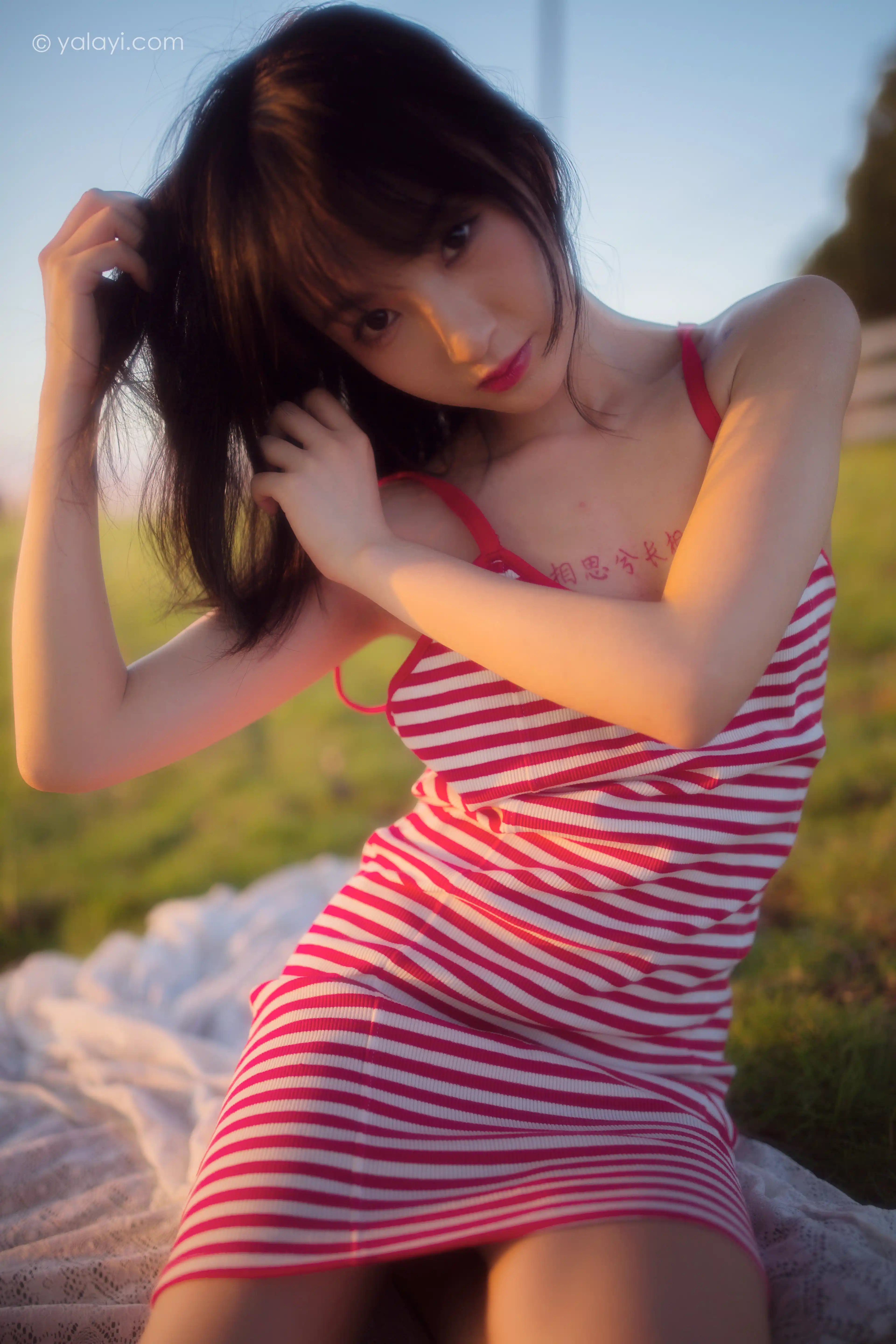 YALAYI雅拉伊 2020.08.17 NO.690 落落《红了》[50P+1P378M] - 第2张