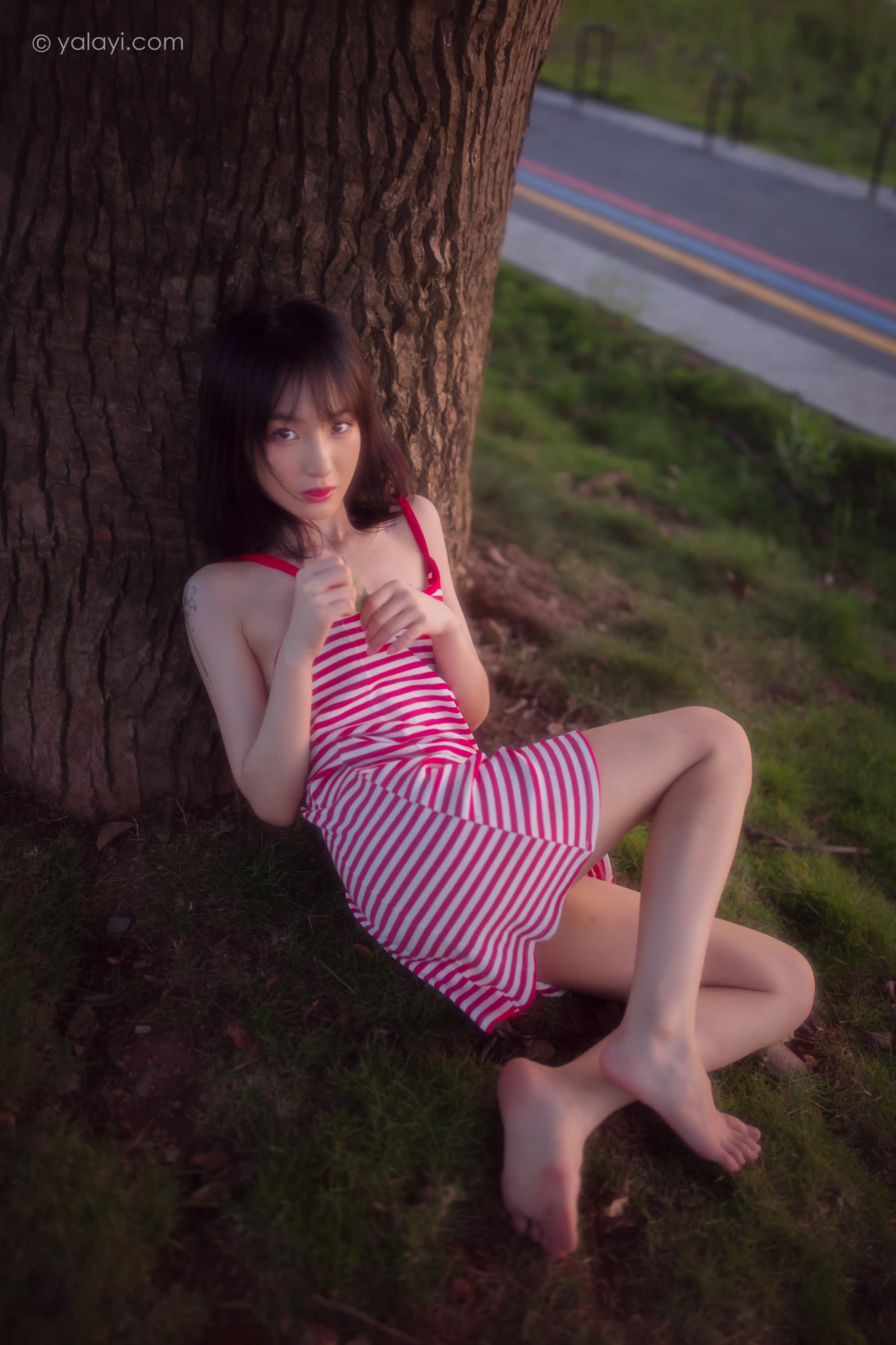 YALAYI雅拉伊 2020.08.17 NO.690 落落《红了》[50P+1P378M] - 第4张