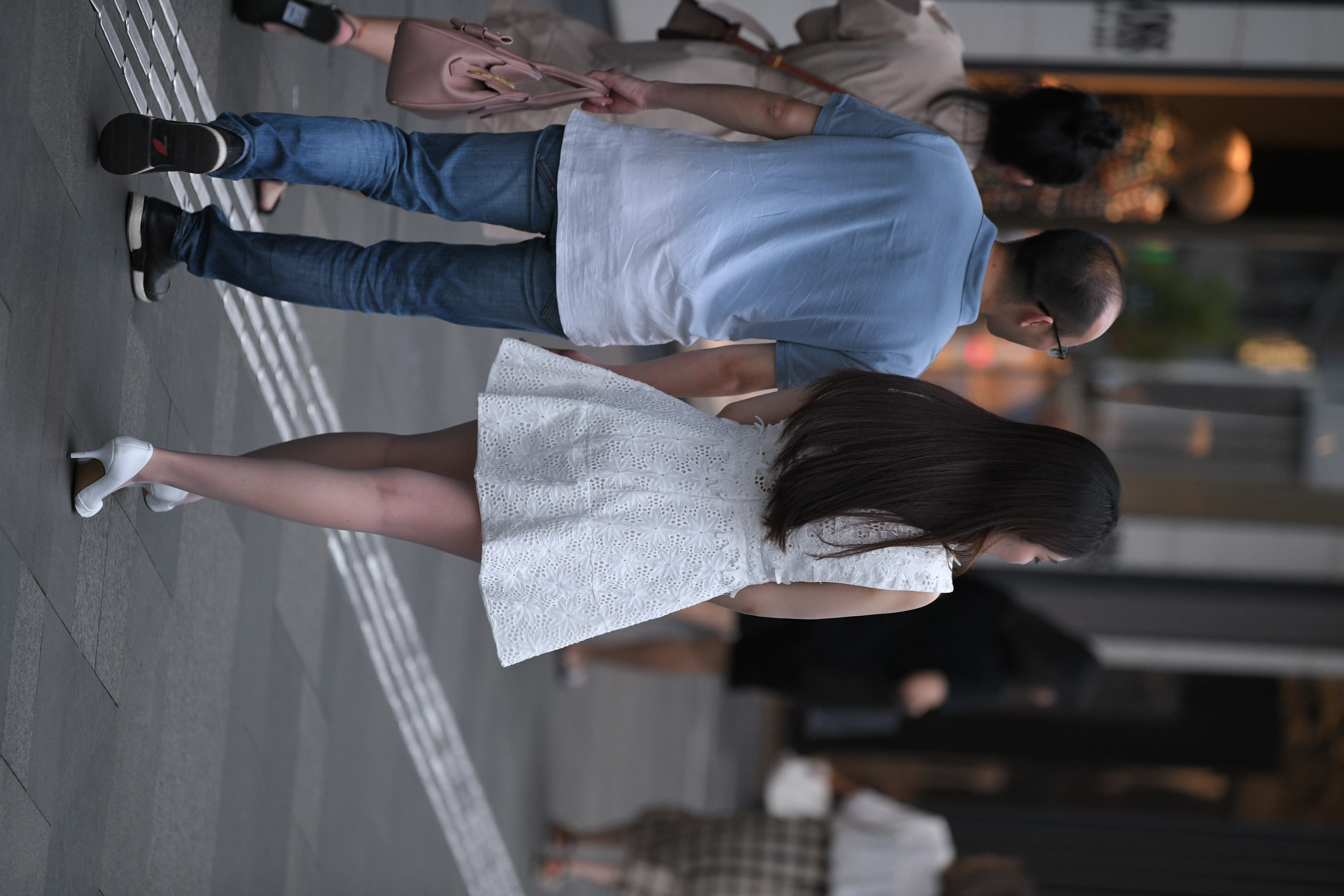 精选街拍 NO.015 白色高跟鞋白裙肉丝袜美女 [34P 521.03 MB] - 第2张