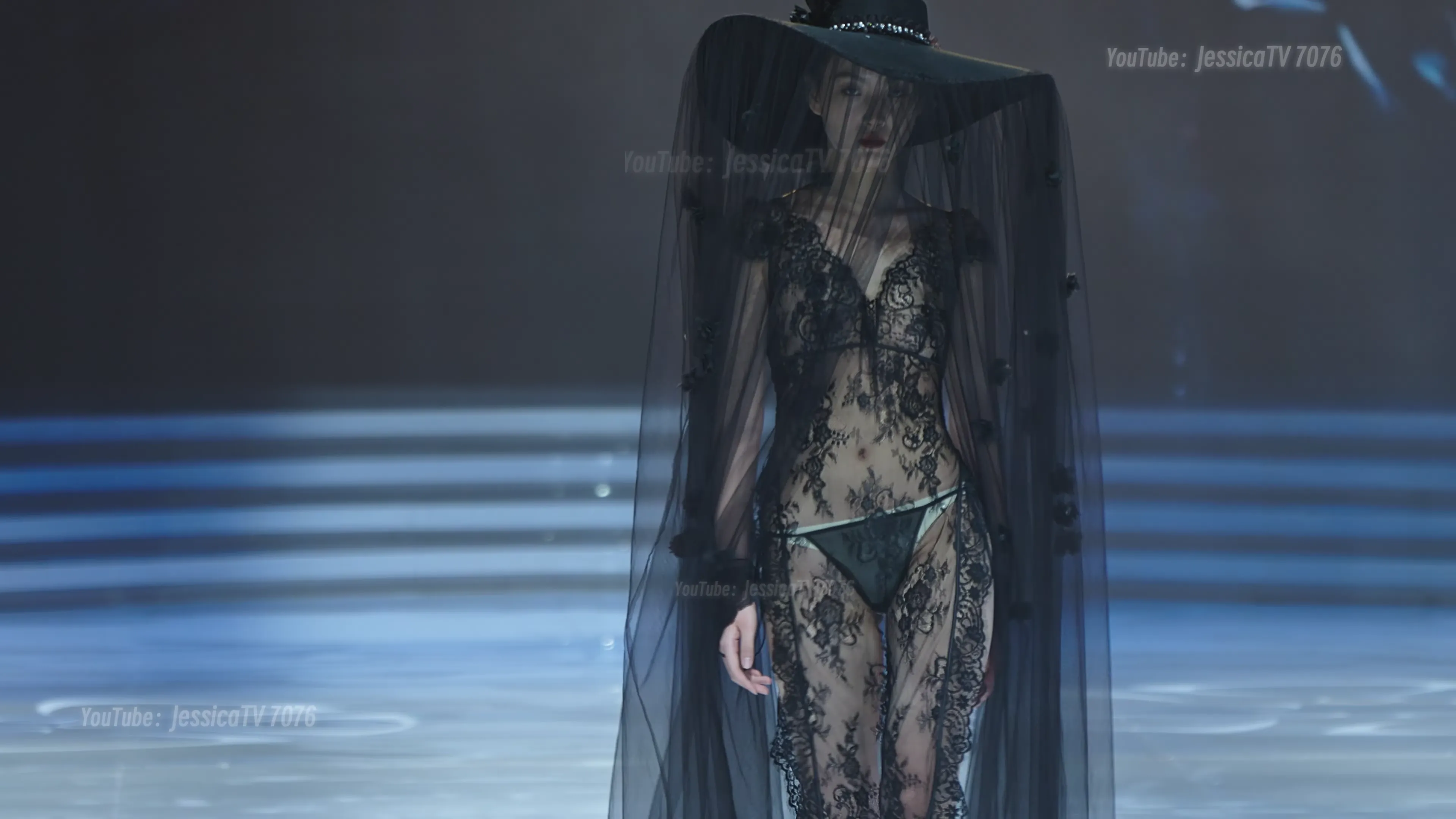 「4K」붉은 섹시한 유혹심플한데 볼륨을 살려주는 언더웨어룩! (underwear Look) [1V] - 第1张