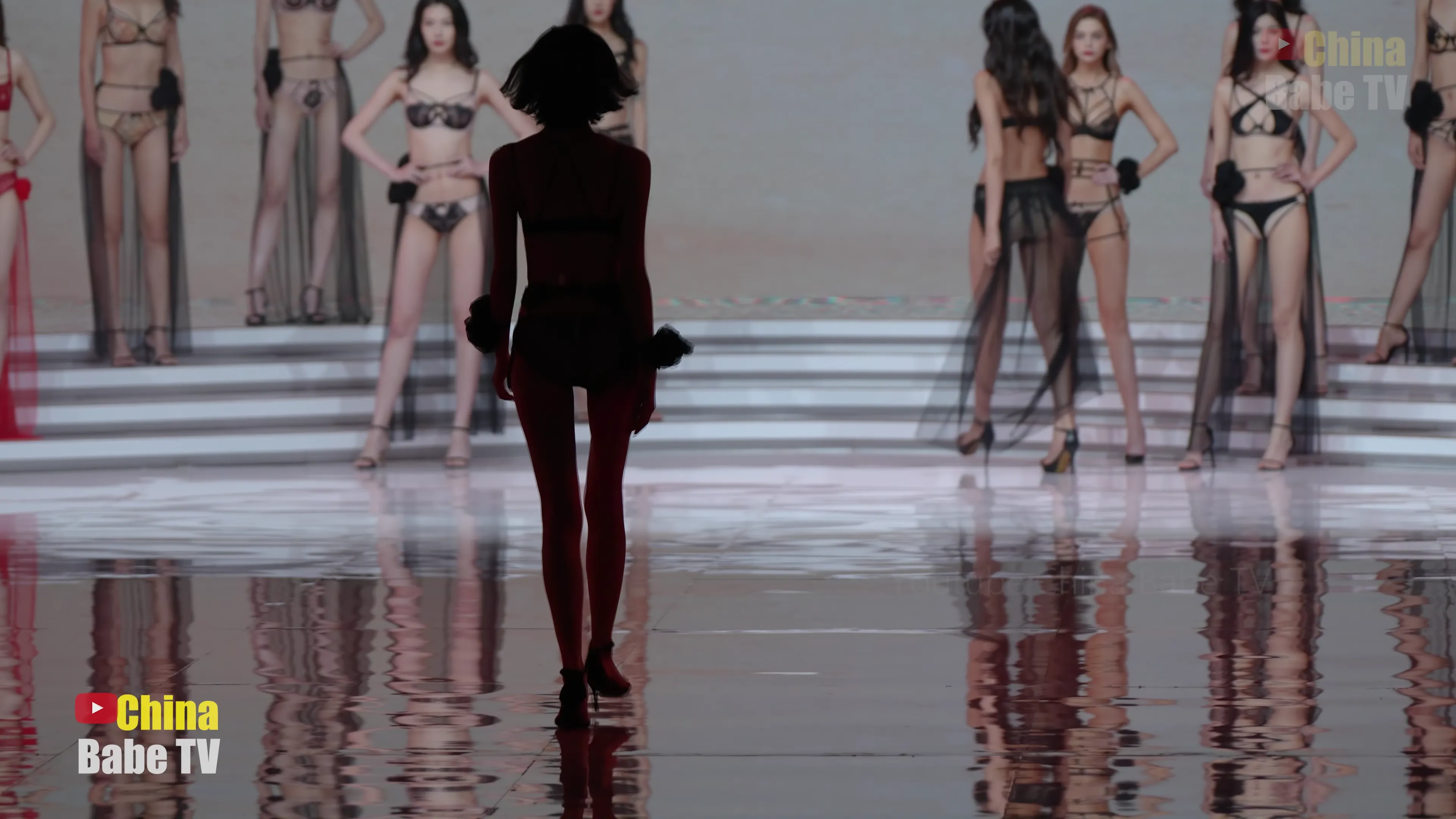 【4K】 2024深圳SIUF皇室立美麗貴族性感 内衣秀Looklook - Royal Lingerie Show -황실 복장 [1V] - 第4张