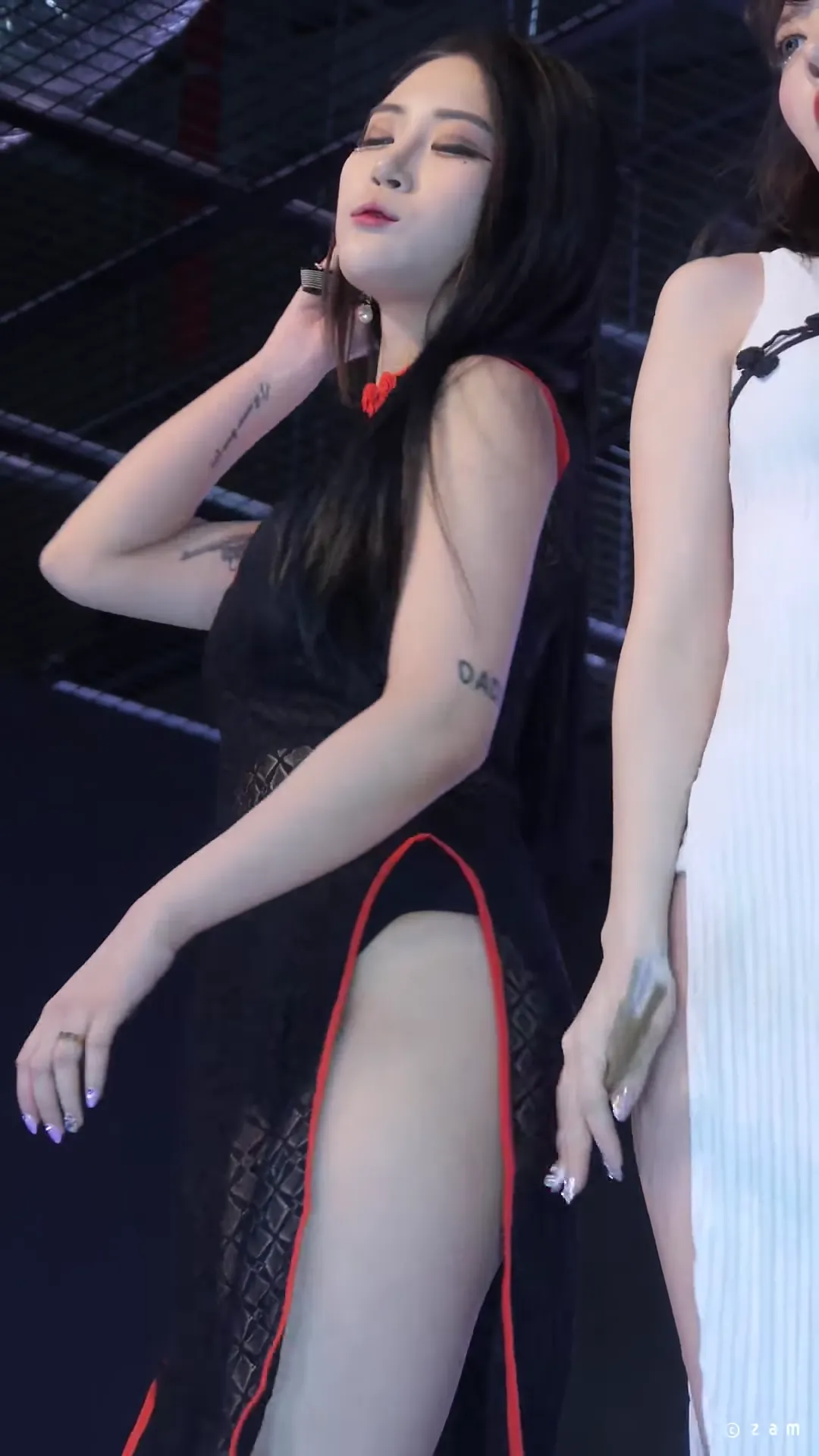 韩国女团邪恶角度采访摆拍 [MKV-96MB] - 第1张