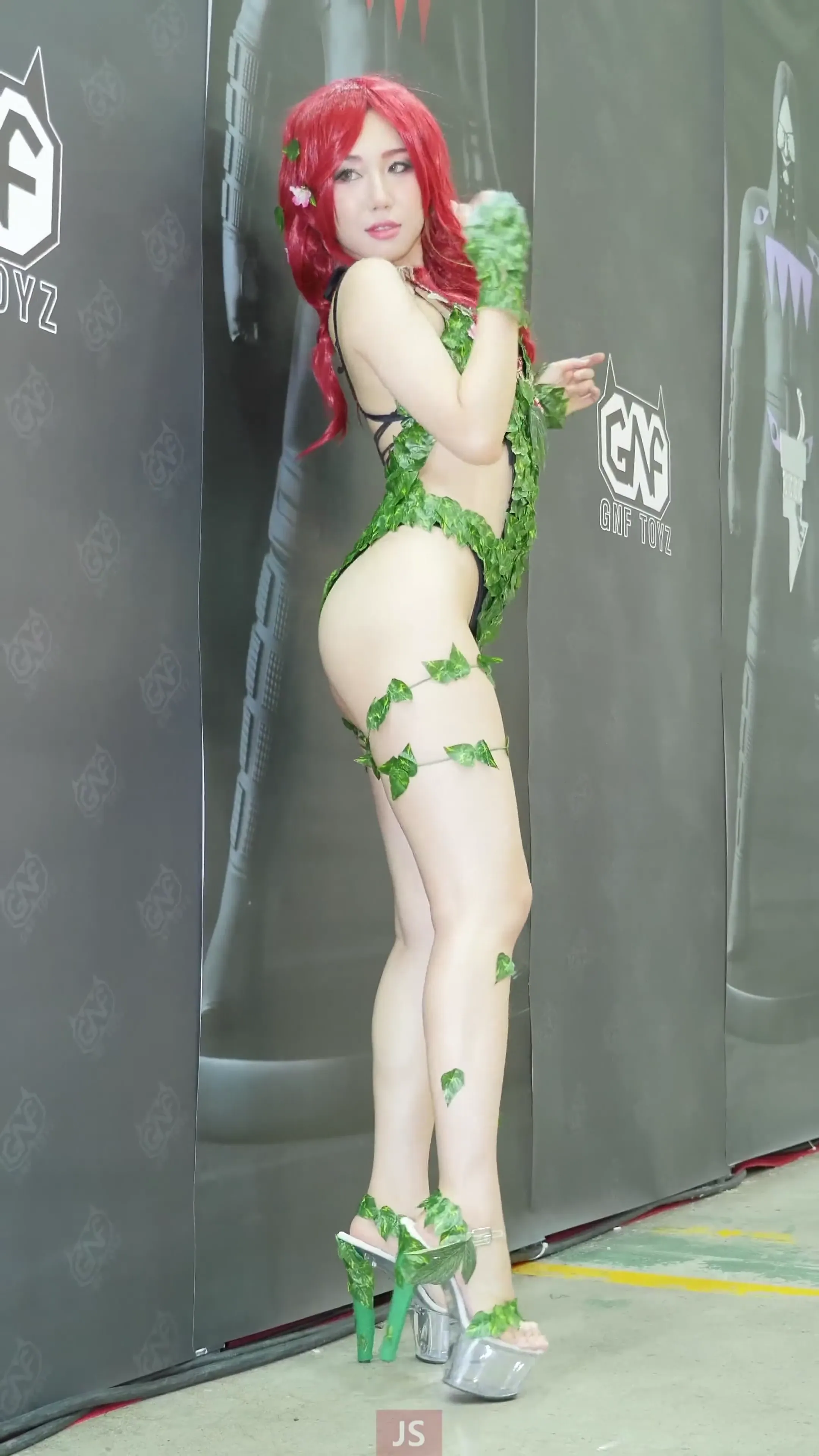 韩国女模树精灵cosplay现场实拍 [MP4-86MB] - 第3张