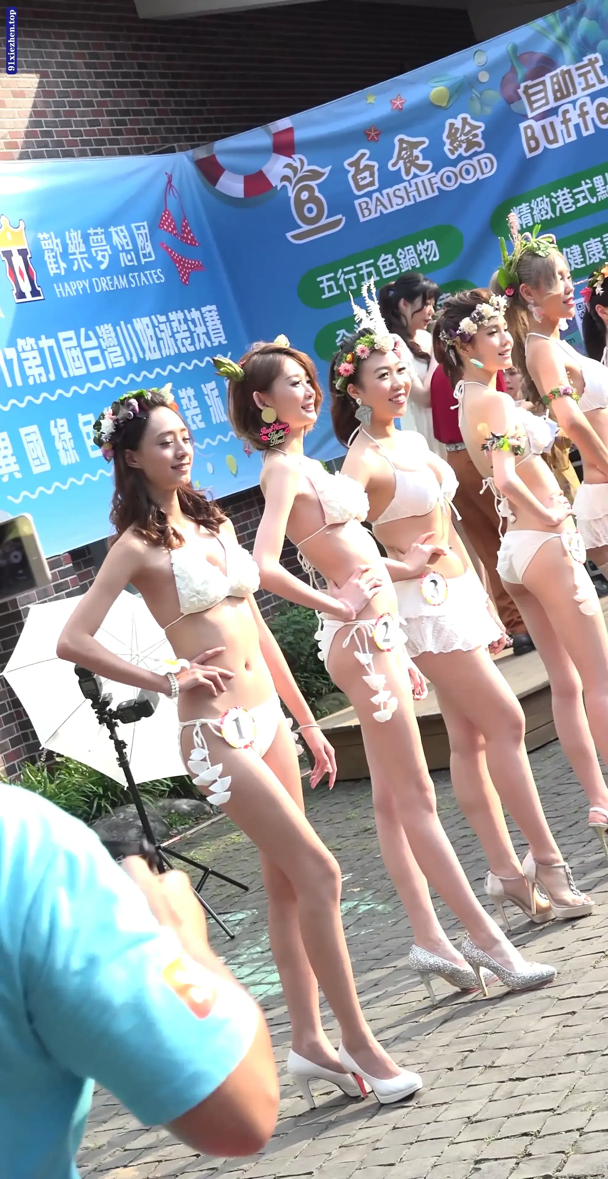 2017 第九届台湾小姐 外景泳装比赛外拍花絮 [MP4-279MB]