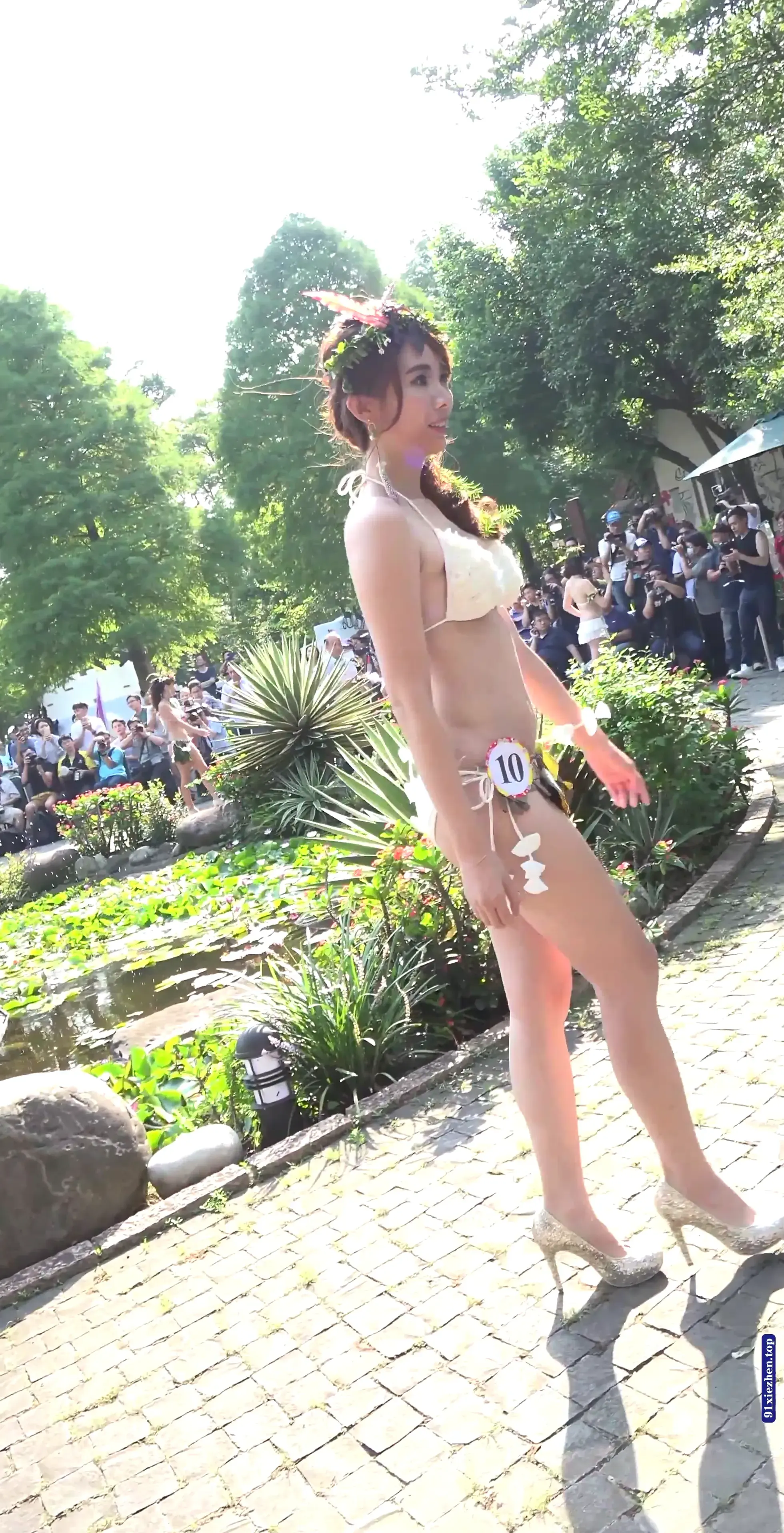 2017 第九届台湾小姐泳装决赛 白色比基尼走秀2 [MP4-927MB]