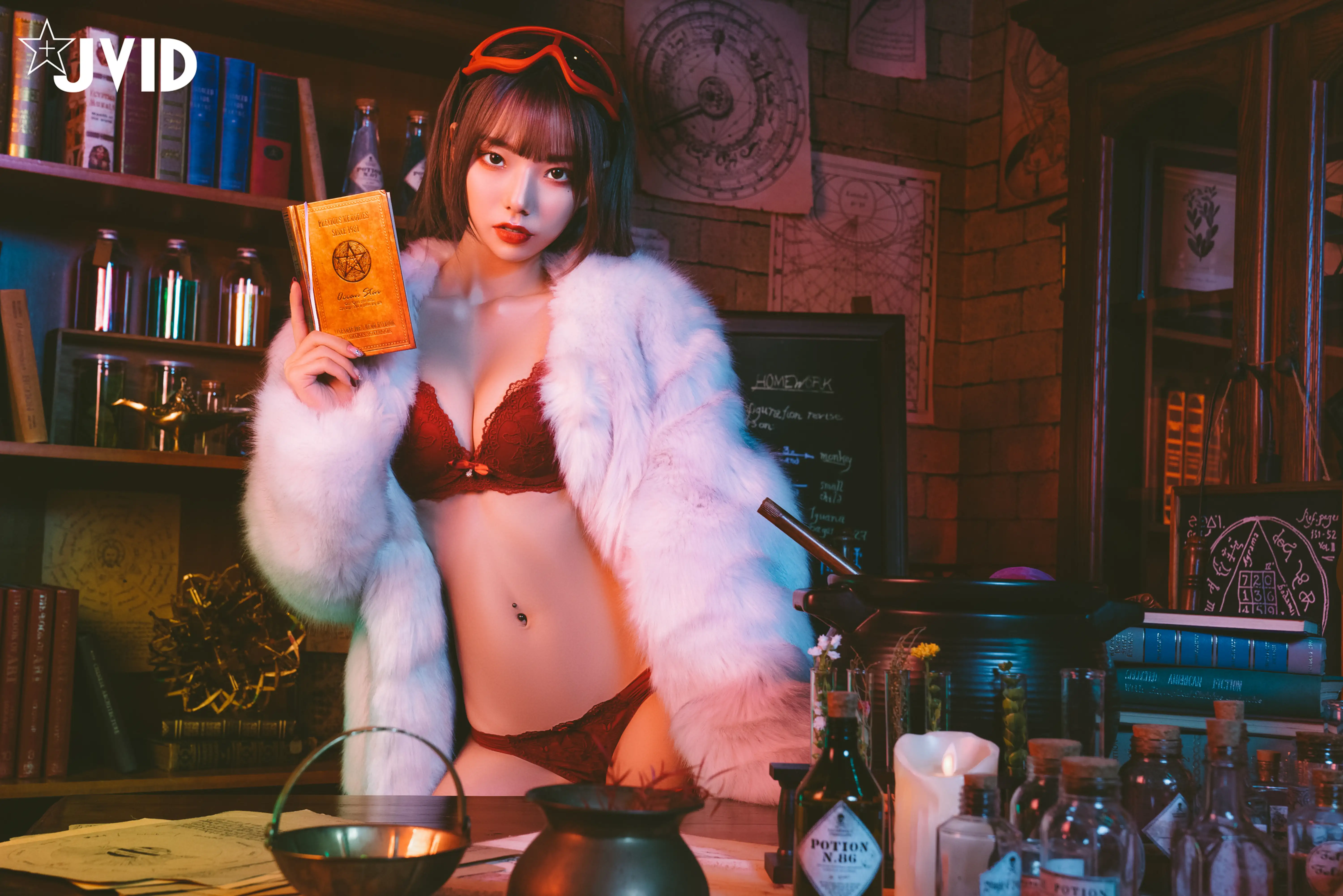 JVID NO.604《啾啾の奇妙な冒険》小紅帽啾啾小公主 [121P 1.7GB] - 第1张