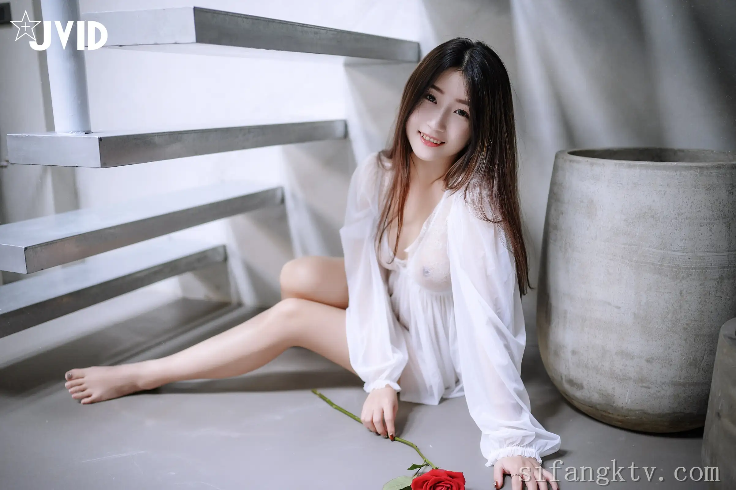 JVID NO.932 肉包Mini 用玫瑰成功征服 [237P1V 645MB] - 第3张