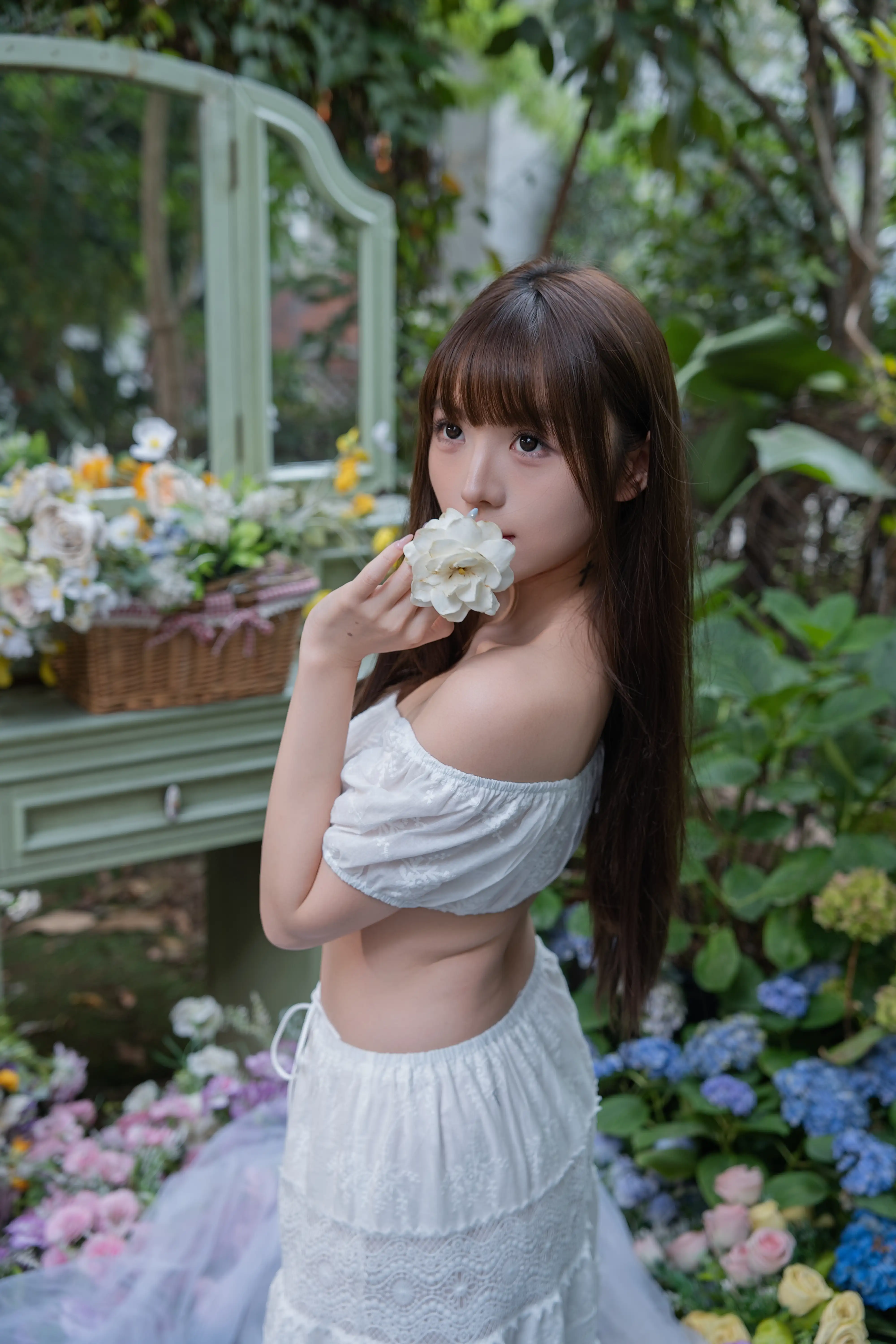 YITUYU艺图语 2026.01.08 花园里的松驰感 不吃雪糕 [69P 679.77 MB]