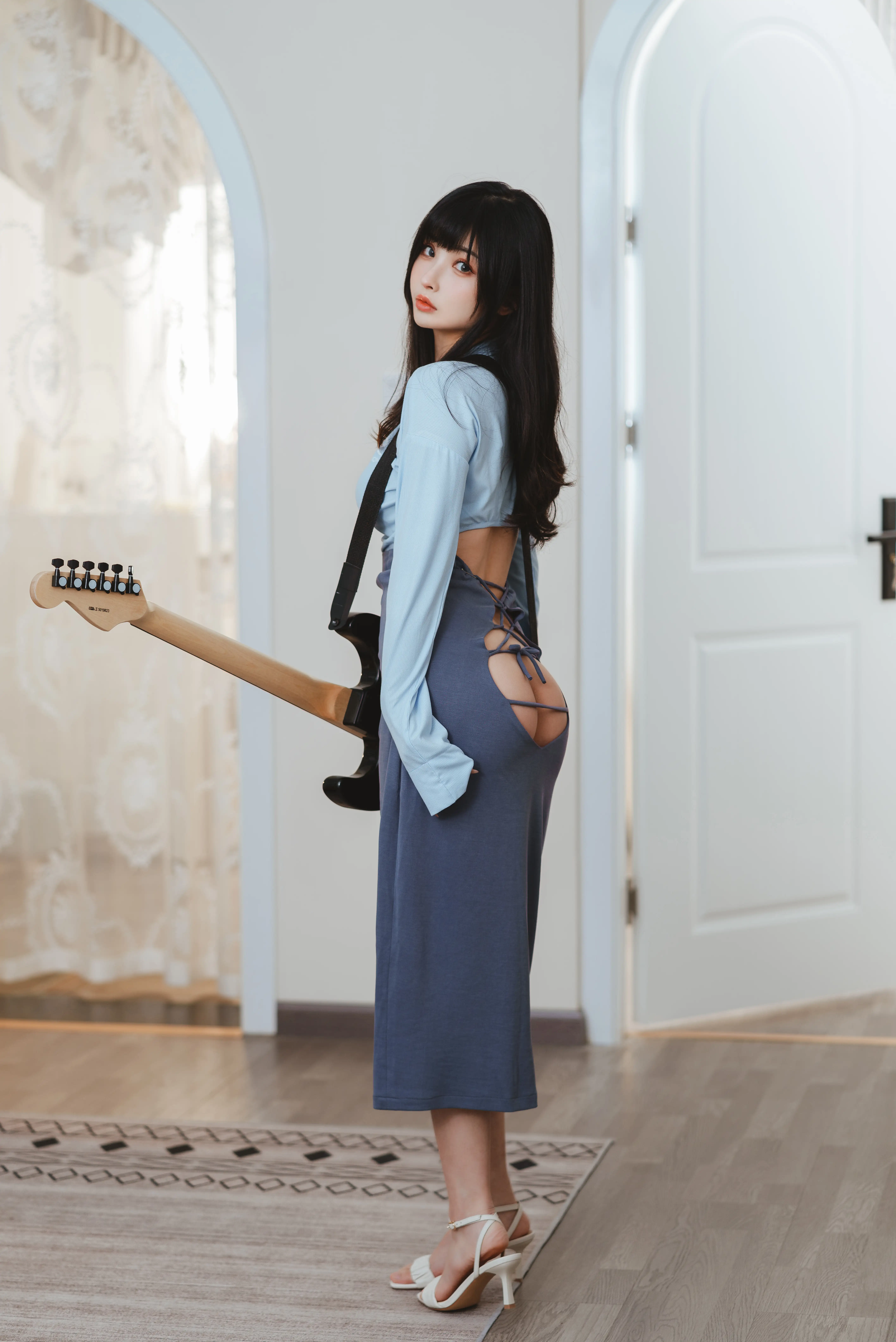 rioko凉凉子 NO.074 吉他妹妹系带裙 [45P1V-1.25GB] - 第2张