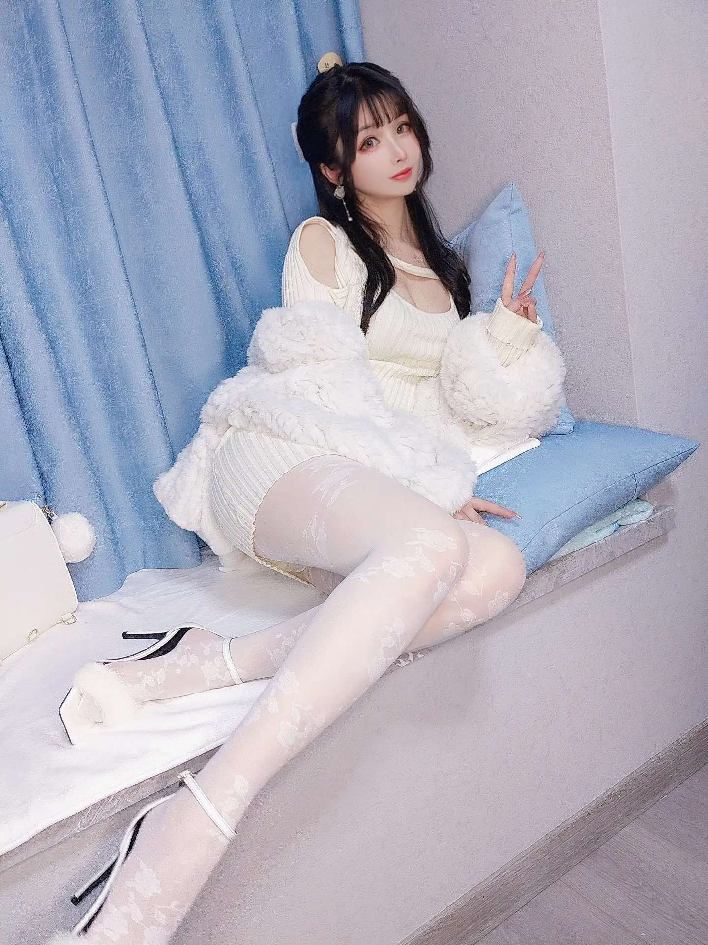 rioko凉凉子 NO.088 元宵节特辑 [25P3V-169MB]