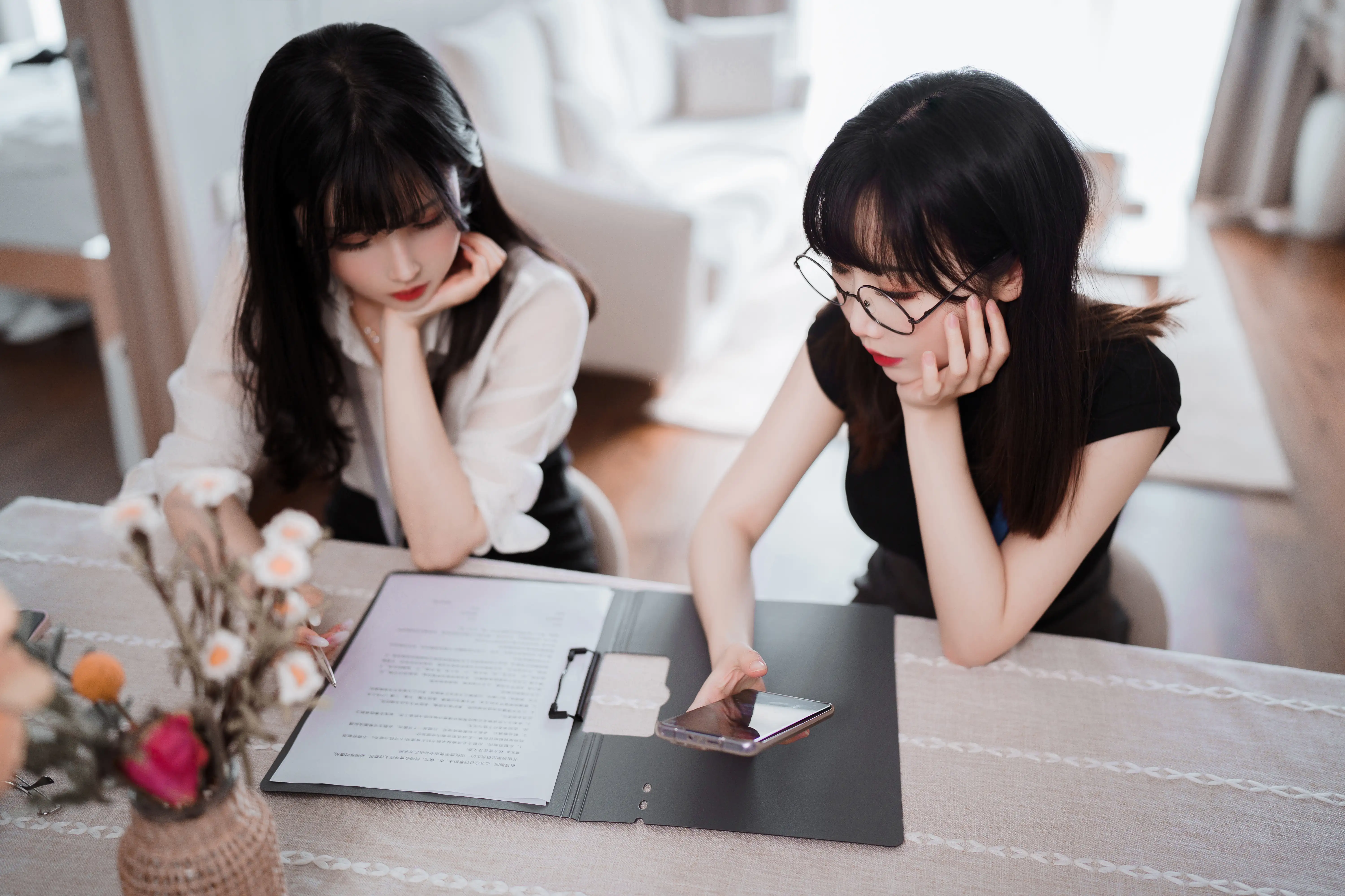 rioko凉凉子 NO.093 &面饼仙儿《黑丝ol制服双人》 [102P11V-1.45GB] - 第14张