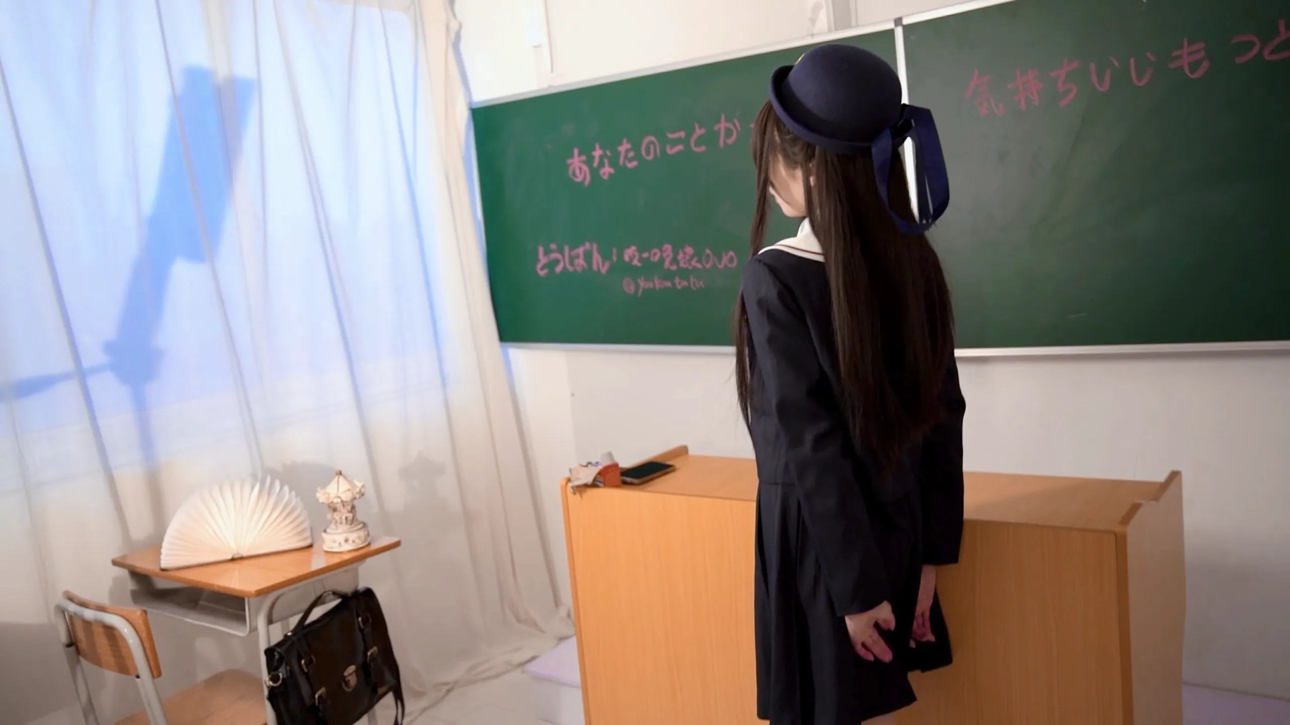 咬一口兔娘(黏黏团子兔) – NO.011 还是你的笑容最可爱[1V-689.8M]