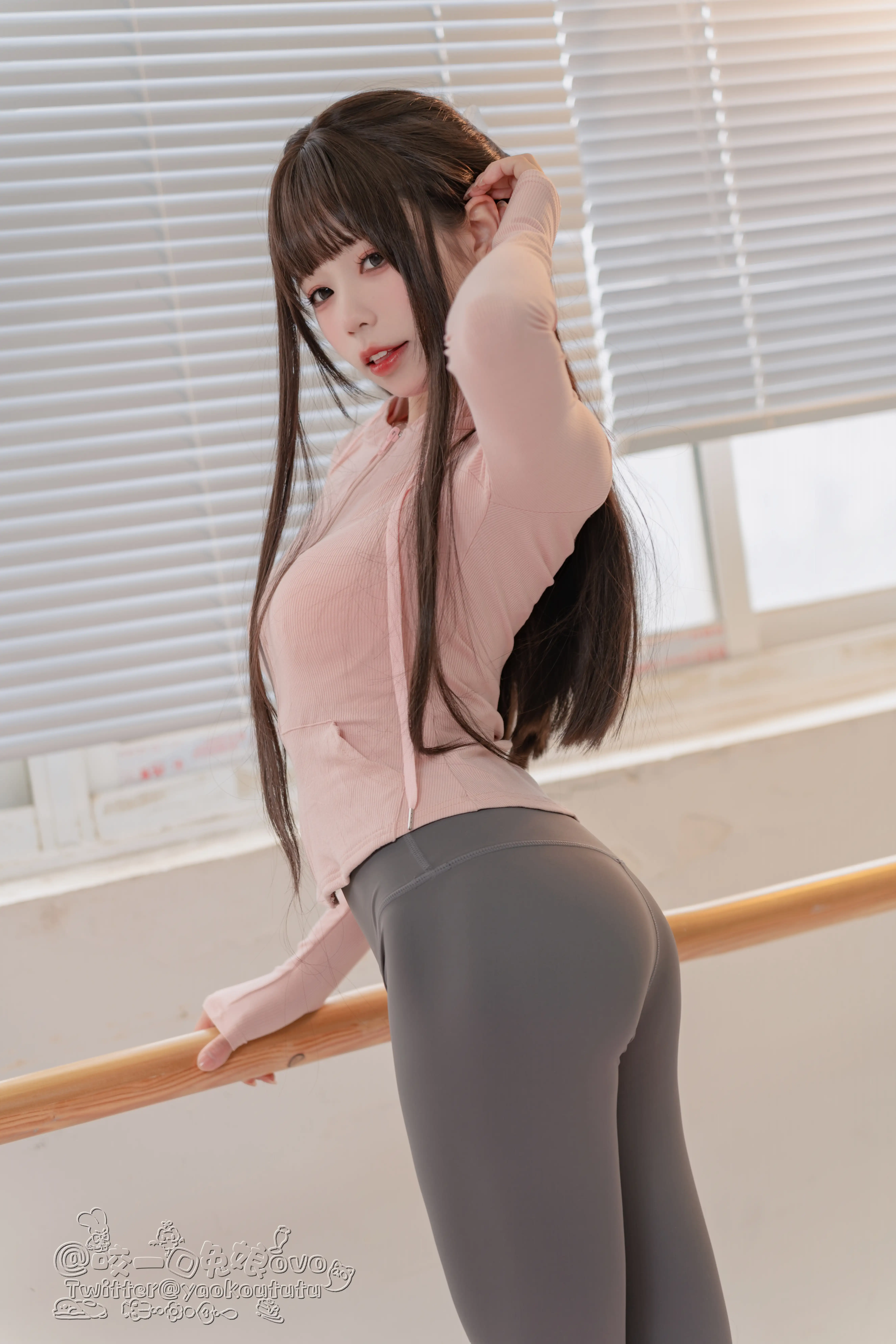 咬一口兔娘(黏黏团子兔) – NO.014 瑜伽私教课 [60P1V-1.04G] - 第6张