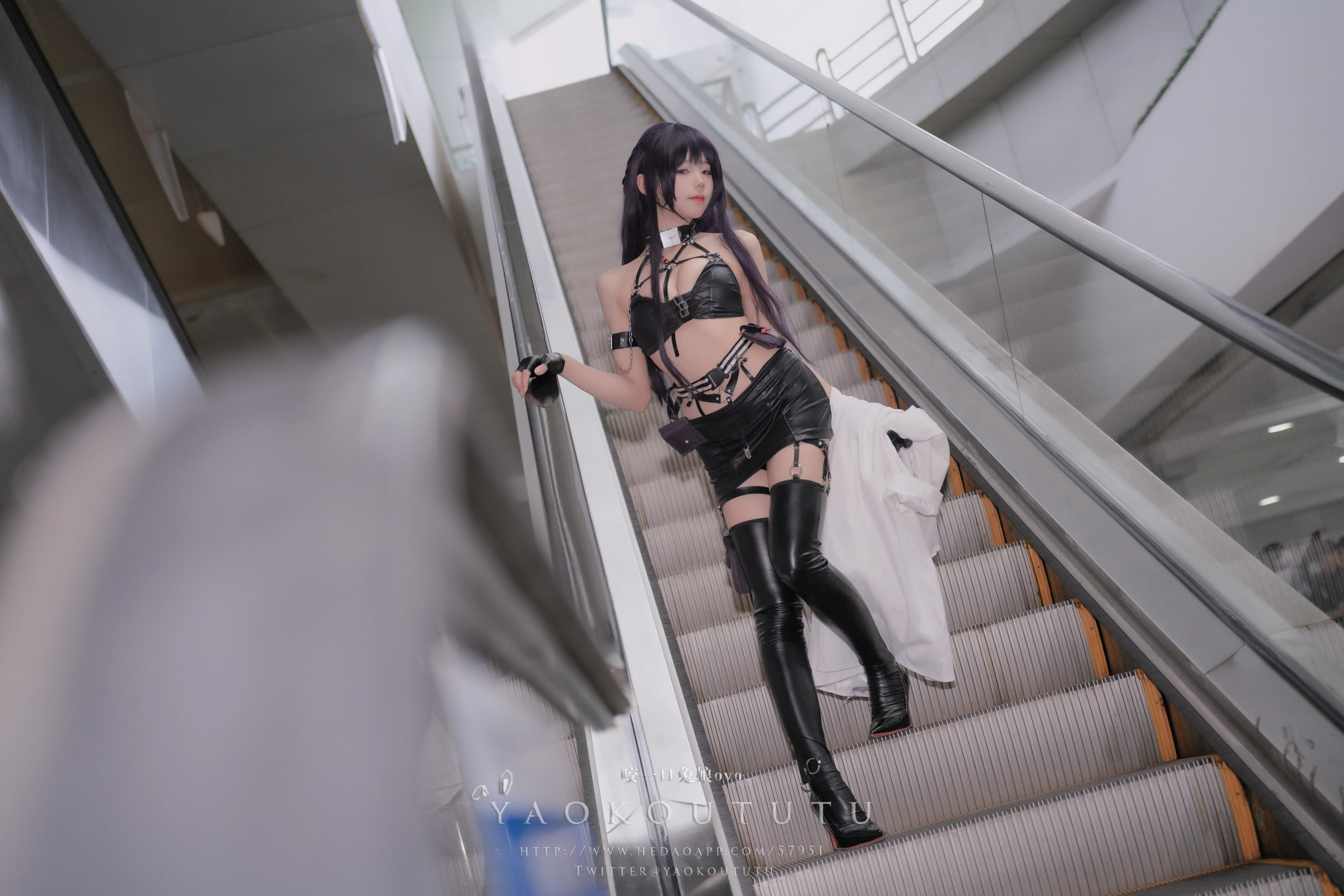 咬一口兔娘(黏黏团子兔) – NO.044 漫展-米哈拉『烤全兔专属配菜』[27P1V-719MB] - 第7张