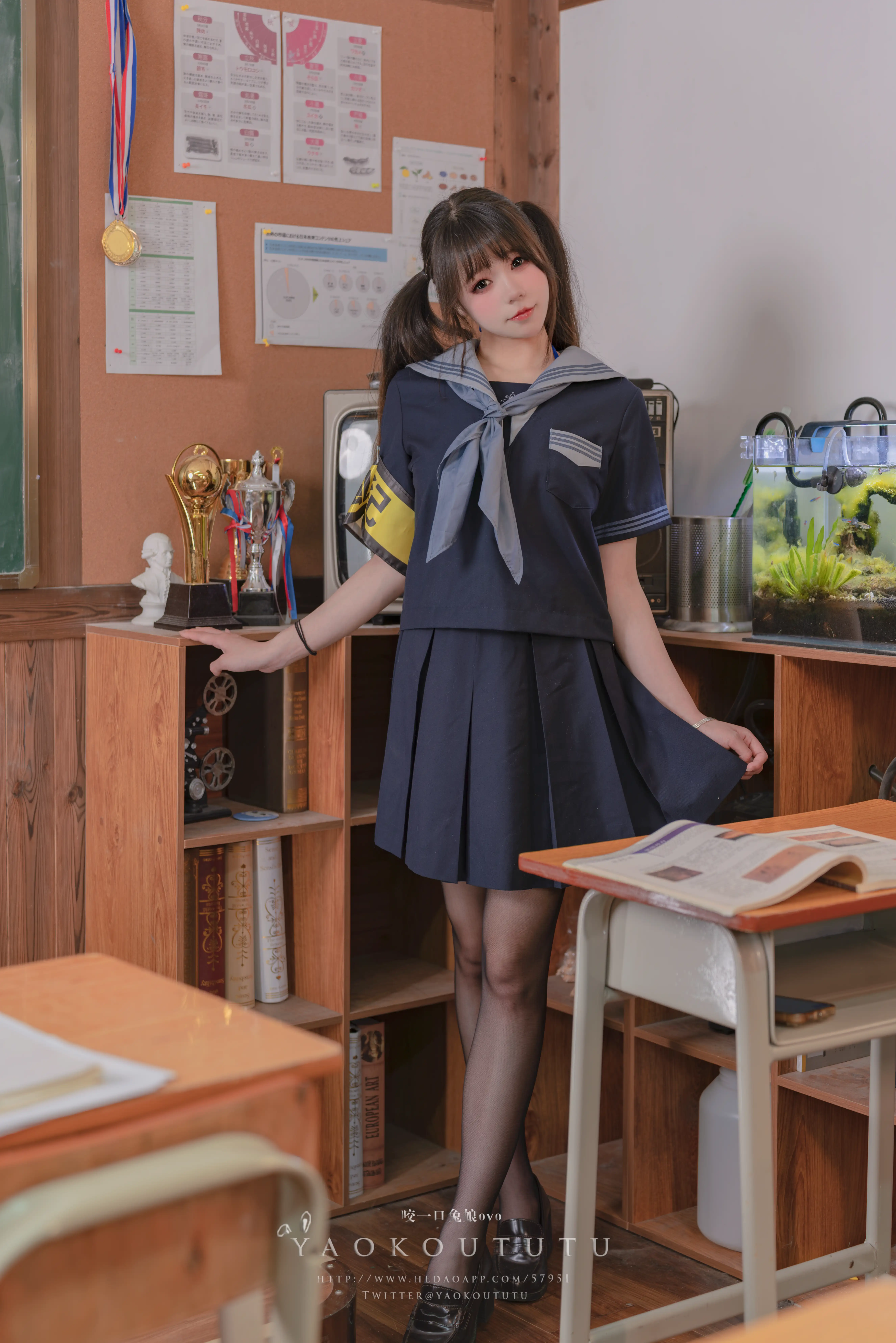 咬一口兔娘(黏黏团子兔) – NO.045 学生会长竞选中&脸红的思春期 [55P1V-1.24G] - 第2张
