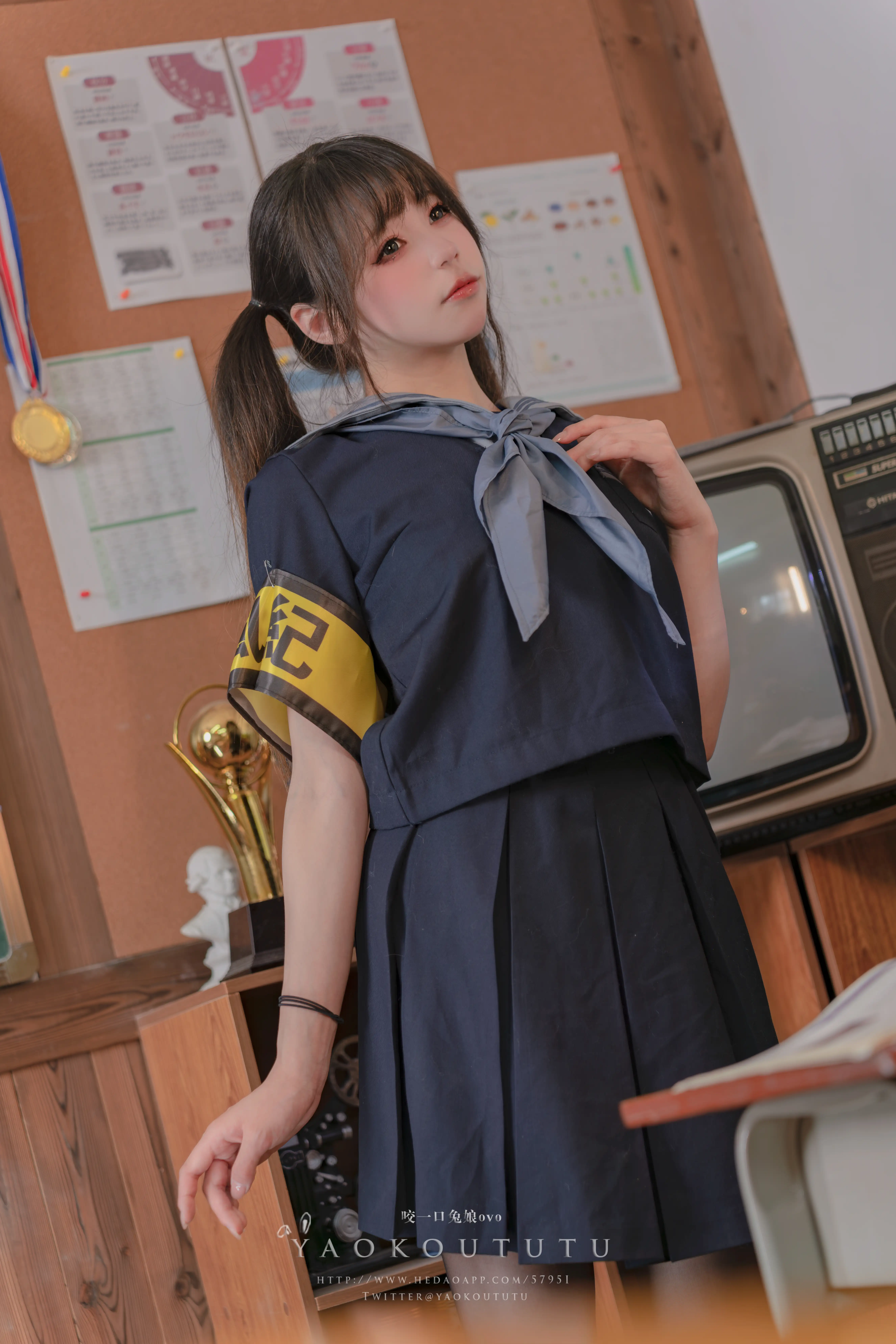 咬一口兔娘(黏黏团子兔) – NO.045 学生会长竞选中&脸红的思春期 [55P1V-1.24G] - 第3张