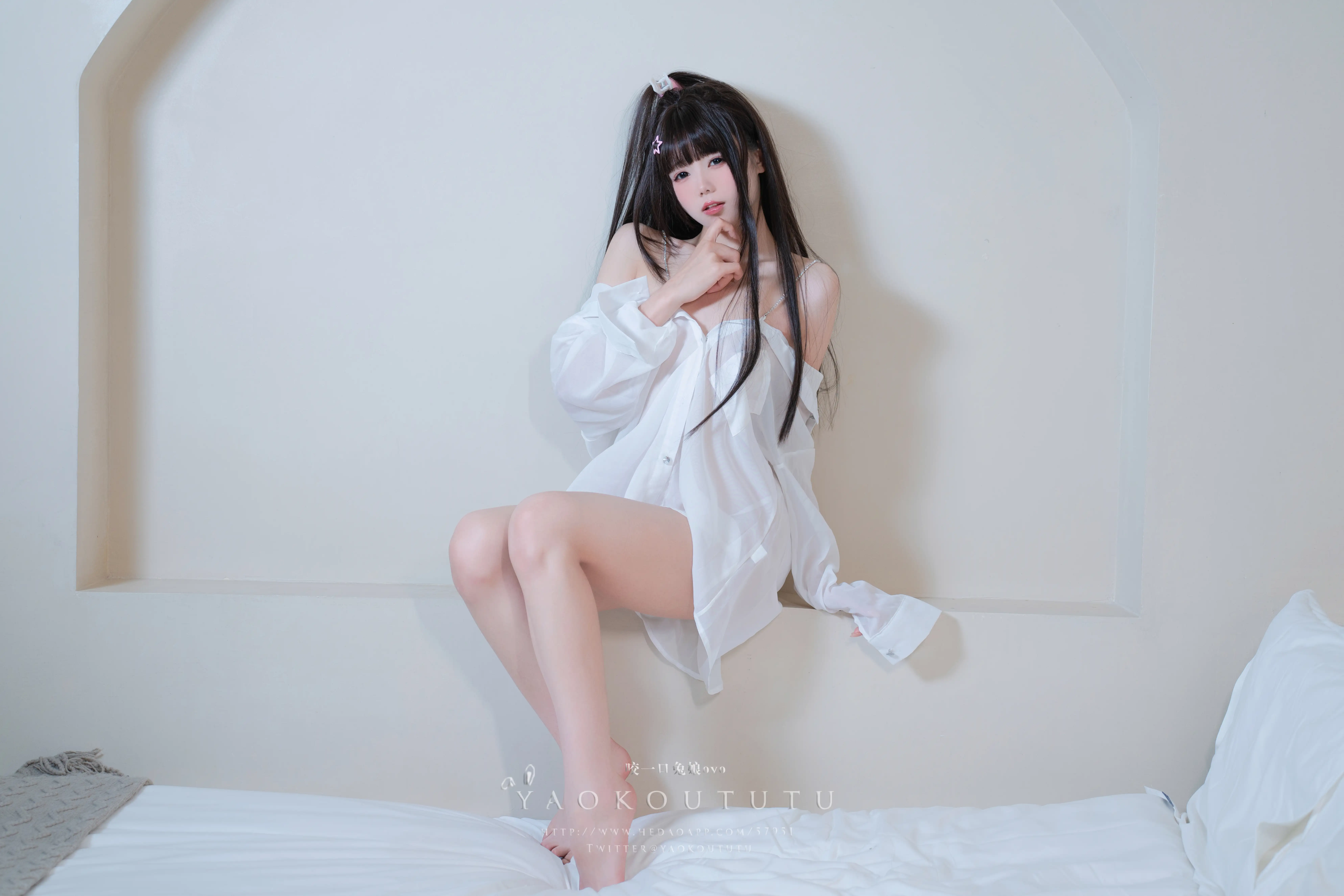 咬一口兔娘(黏黏团子兔) – NO.056 『男友衬衣』&Boom Boom[58P-1V-1.57G] - 第4张