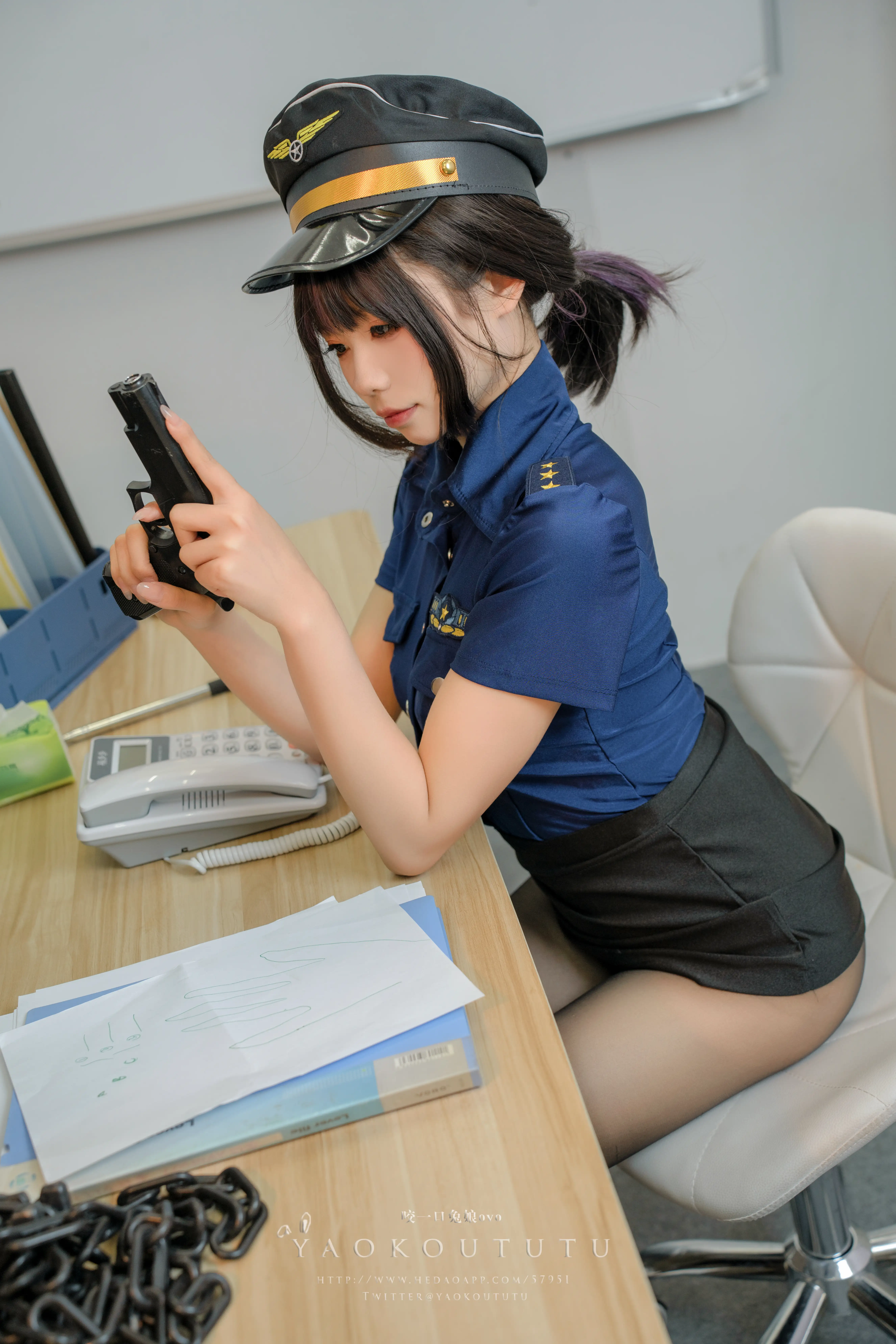 咬一口兔娘(黏黏团子兔) – NO.057 乌龙女警』&Good-night Kiss [73P1V-1.93G] - 第4张