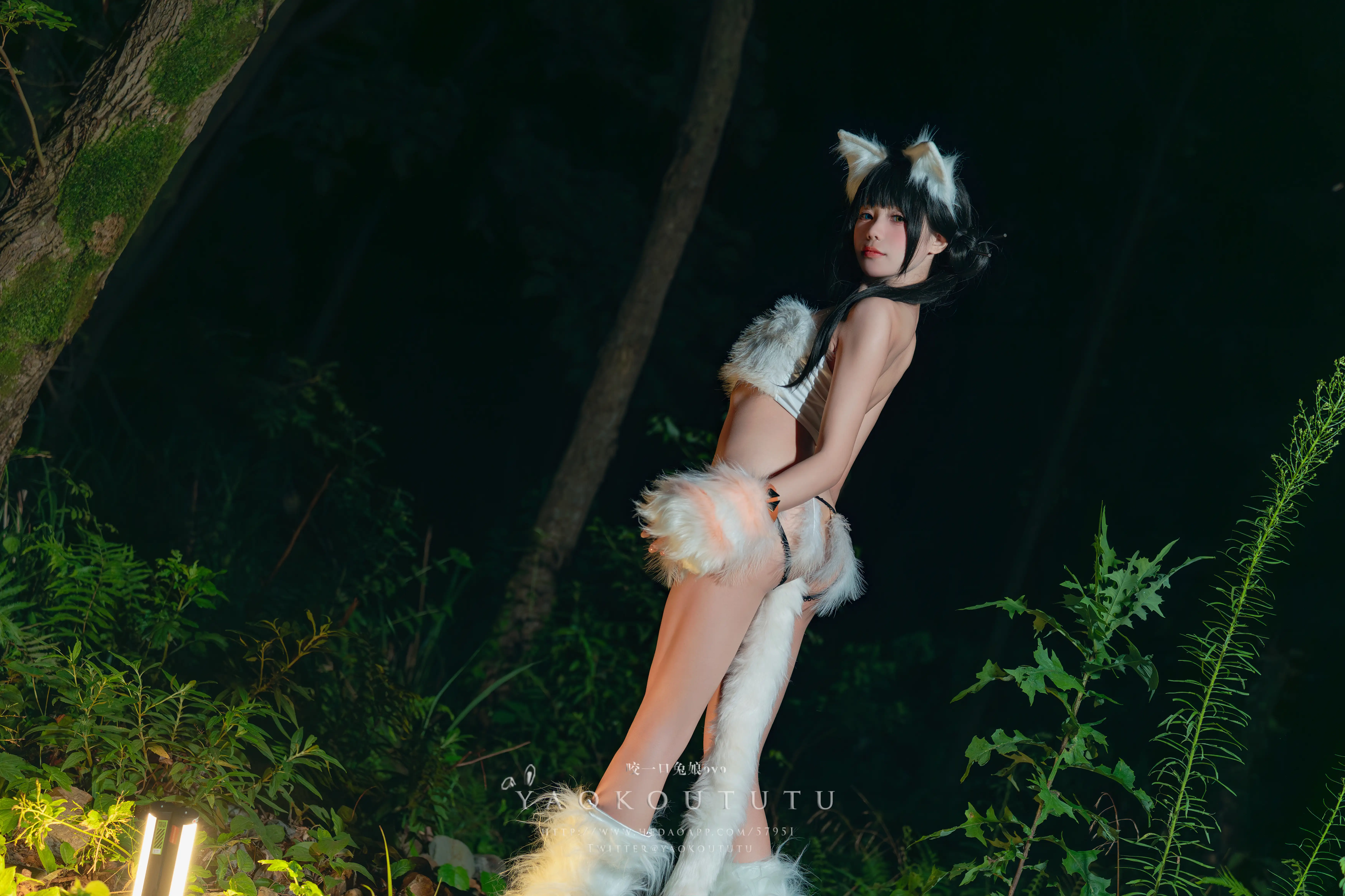 咬一口兔娘(黏黏团子兔) – NO.065 八月订阅『狐灵』&LIKEY [55P1V-1.27G] - 第1张