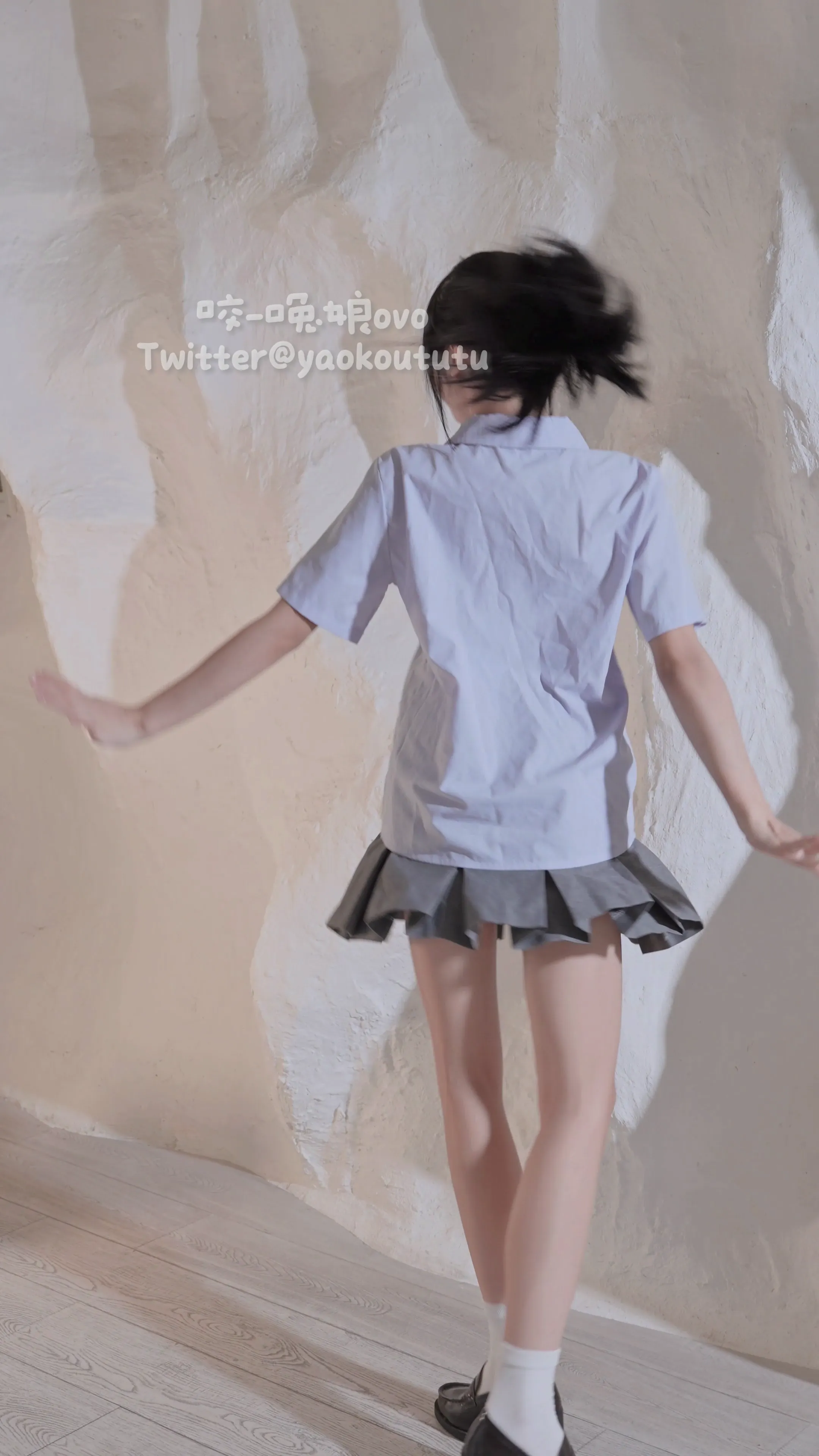 咬一口兔娘(黏黏团子兔) – NO.076 盒岛1800目标奖励『I LOVE U』[1V-558M]