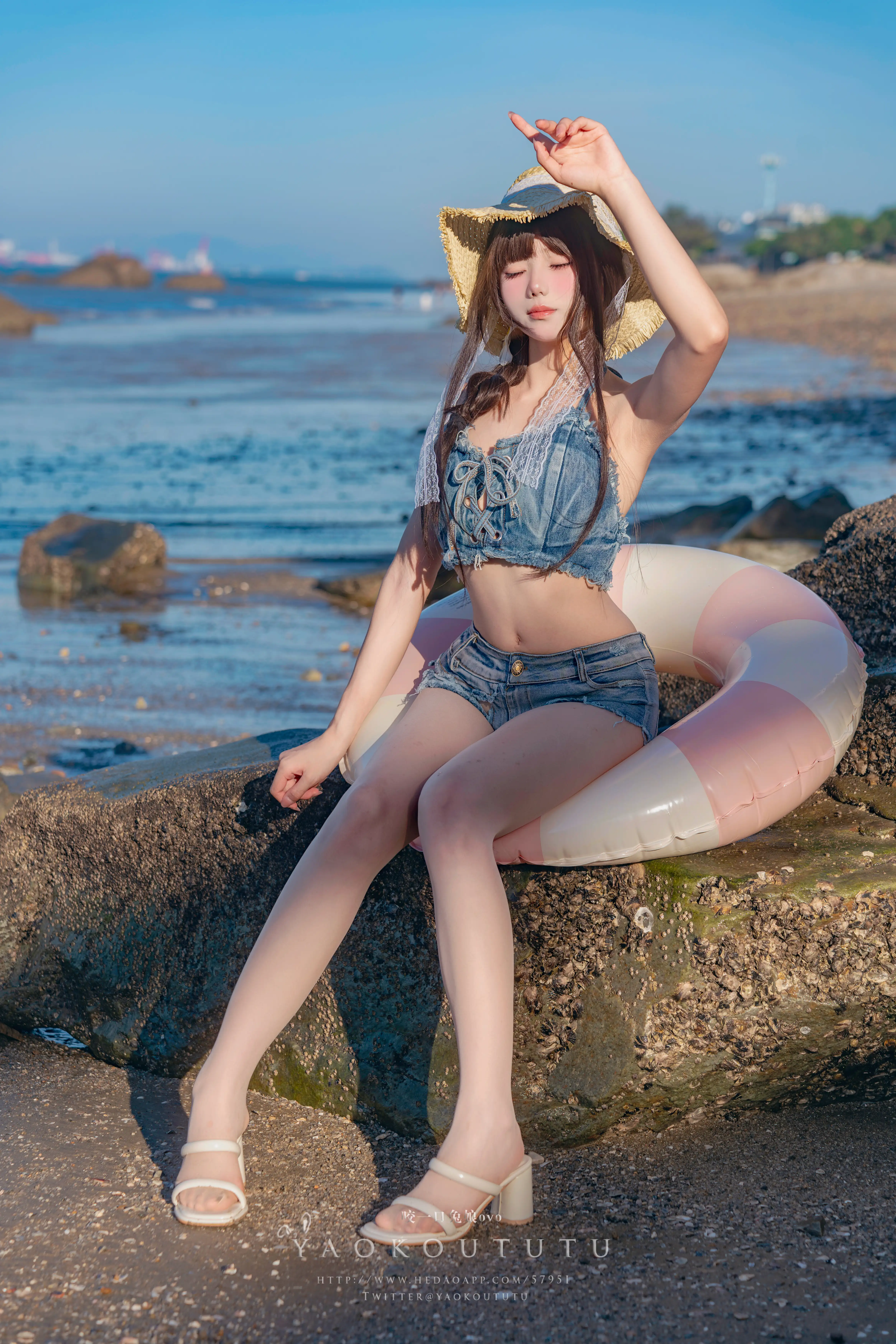 咬一口兔娘(黏黏团子兔) – NO.085『海の夏日』Shotgun[83P-1V-1.44G] - 第8张