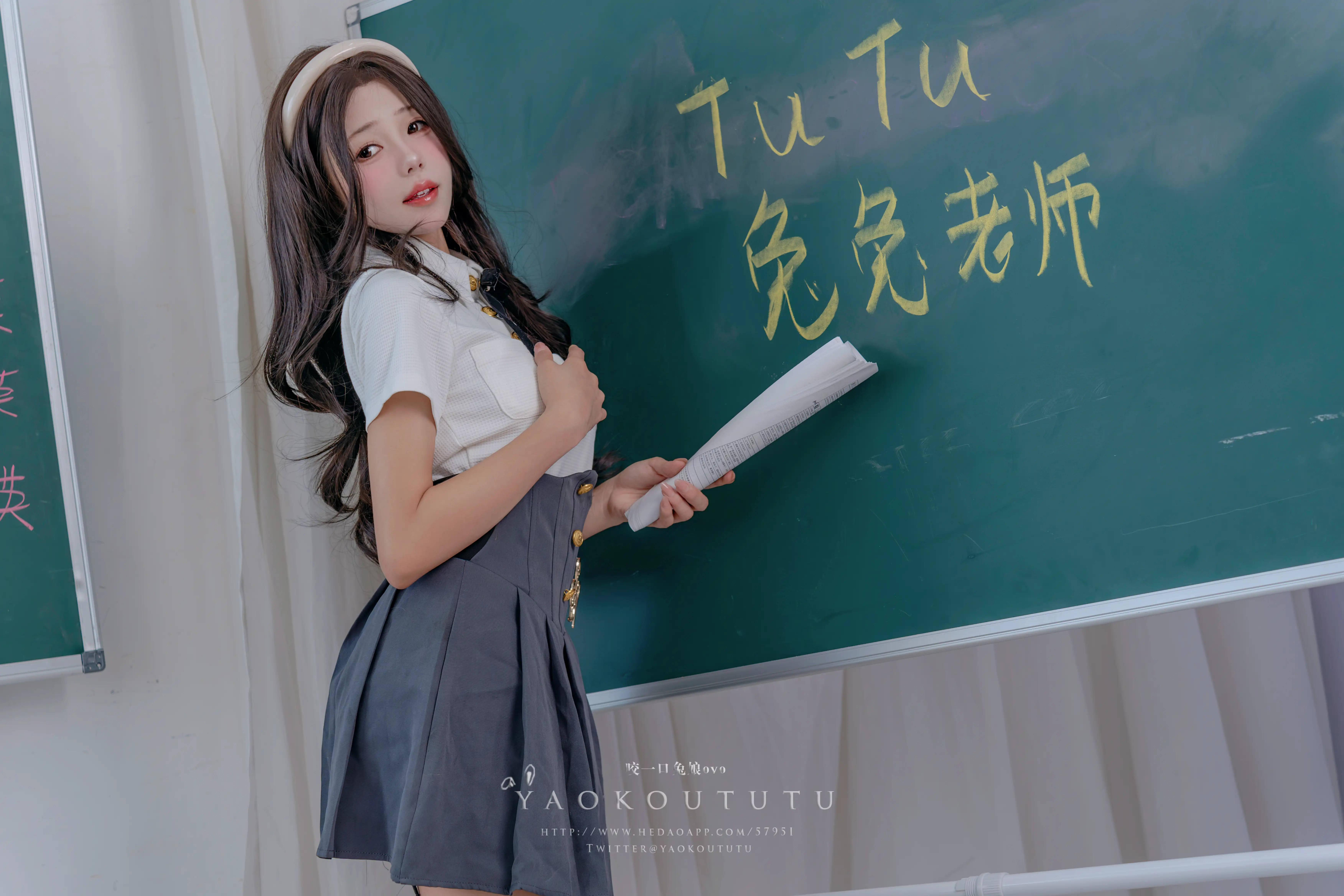 咬一口兔娘(黏黏团子兔) – NO.097 实习老师的欢迎仪式&Touch it[80P-1V-1.57G] - 第8张