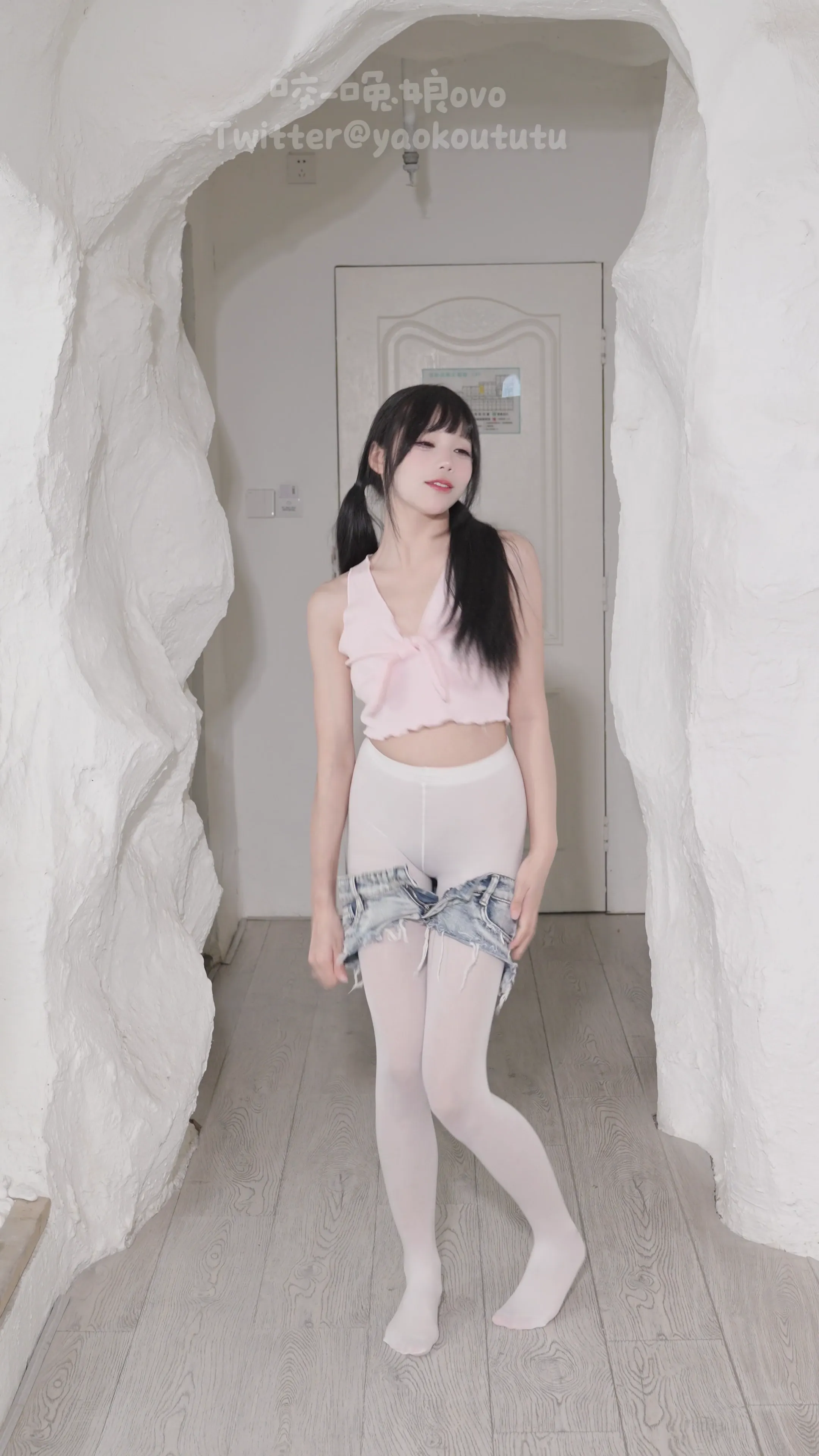 咬一口兔娘(黏黏团子兔) – NO.103  Roly Poly [1V／405MB] - 第2张